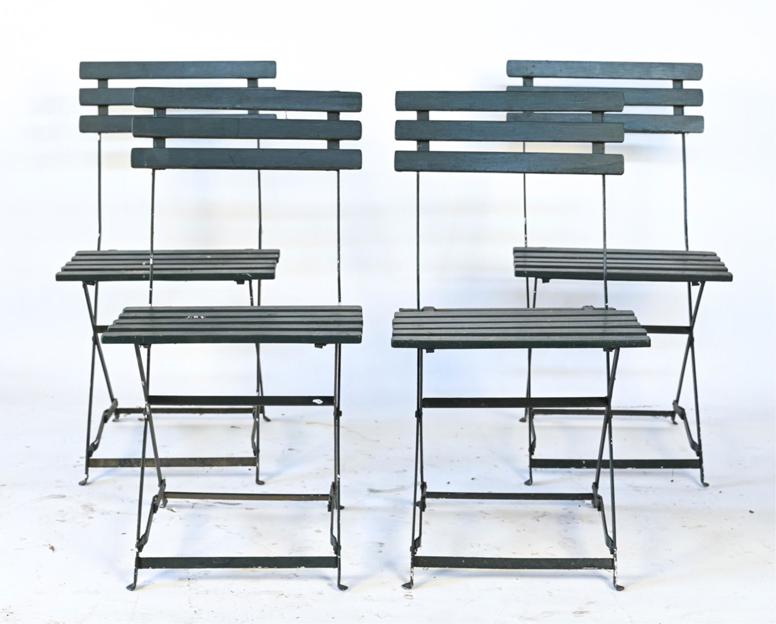 EARLY 20TH C. FOLDING GARDEN OR PATIO CHAIRS (1 of 9)