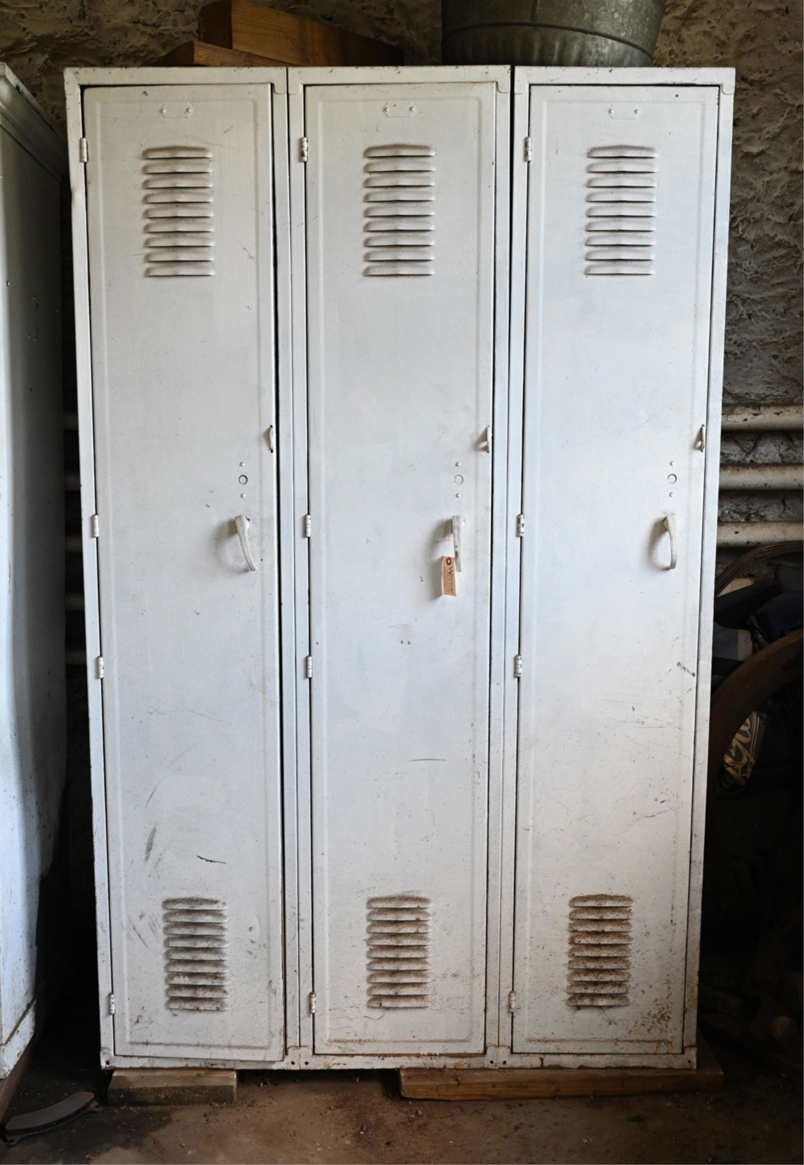 INDUSTRIAL METAL LOCKERS (1 of 6)