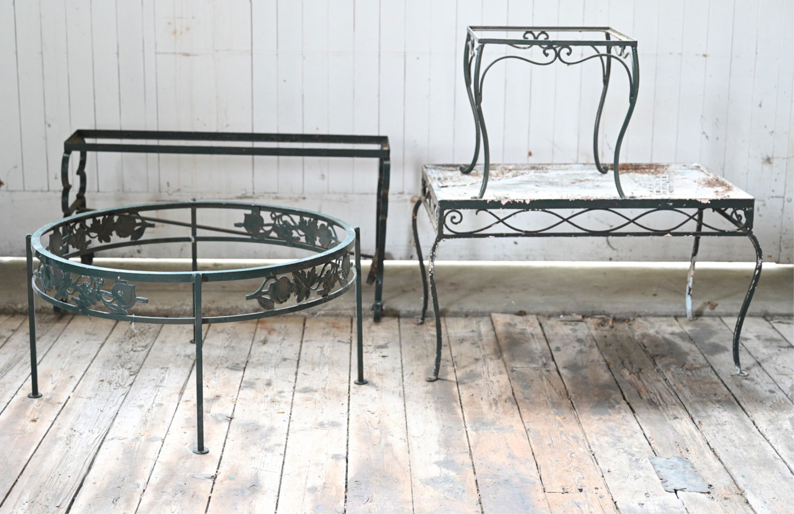 (4) ANTIQUE PAINTED METAL PATIO TABLE BASES (1 of 6)