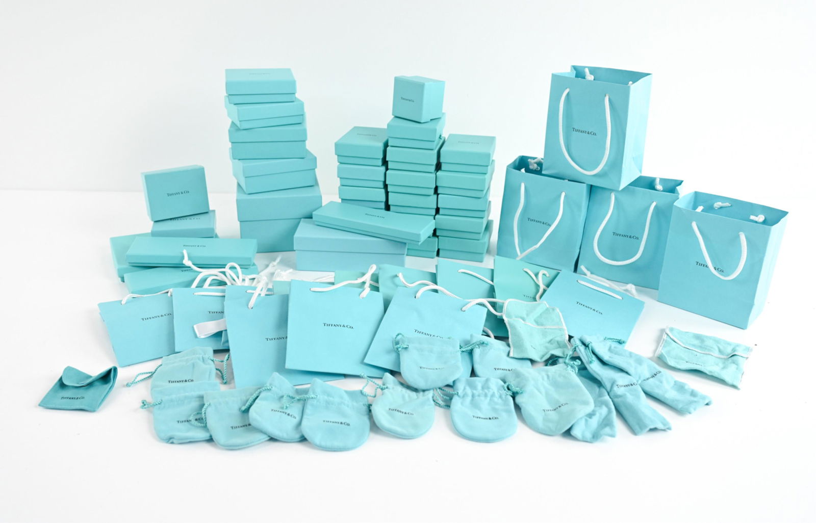 GROUPING OF TIFFANY & CO. BOXES & SHOPPING BAGS (1 of 7)