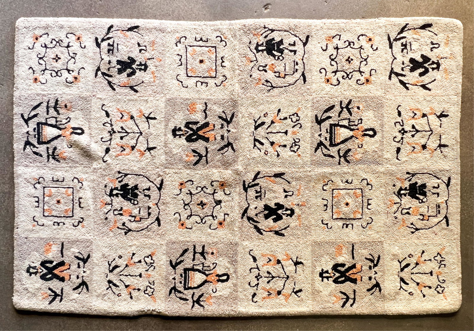 HAND-HOOKED PICTORIAL THROW RUG: Dimensions: L 70" x W 45" Condition: One area of repair/binding to edge. Cleaning recommended; rug with surface dirt, discoloration, and spots of soiling. Some sun fading.