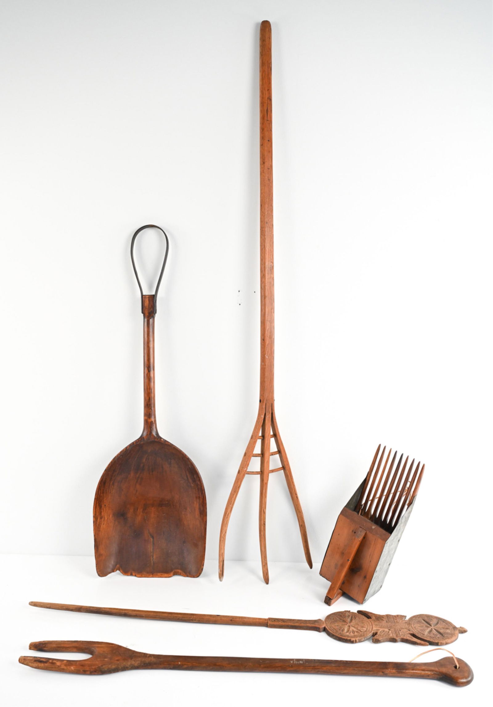 GROUPING OF ANTIQUE & PRIMITIVE WOOD TOOLS (1 of 8)