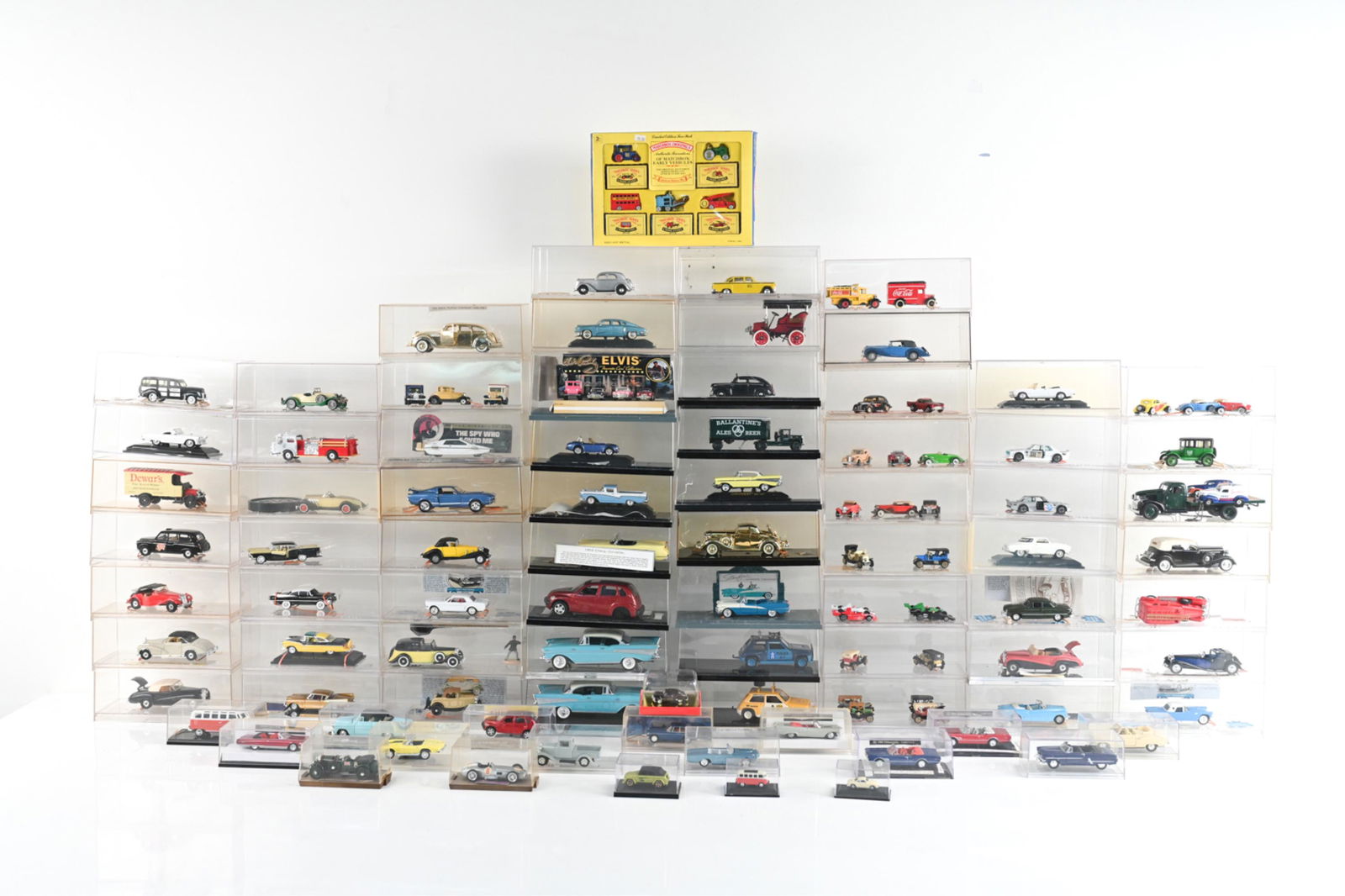 LARGE GROUPING OF MODEL CARS, SMALLER-SCALE (1 of 16)