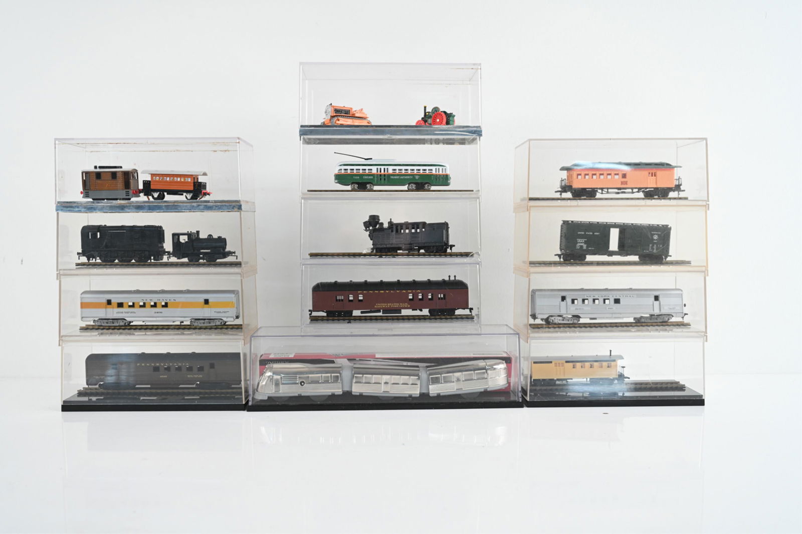 (13) GROUPING OF SMALLER SCALE TRAIN MODELS (1 of 16)