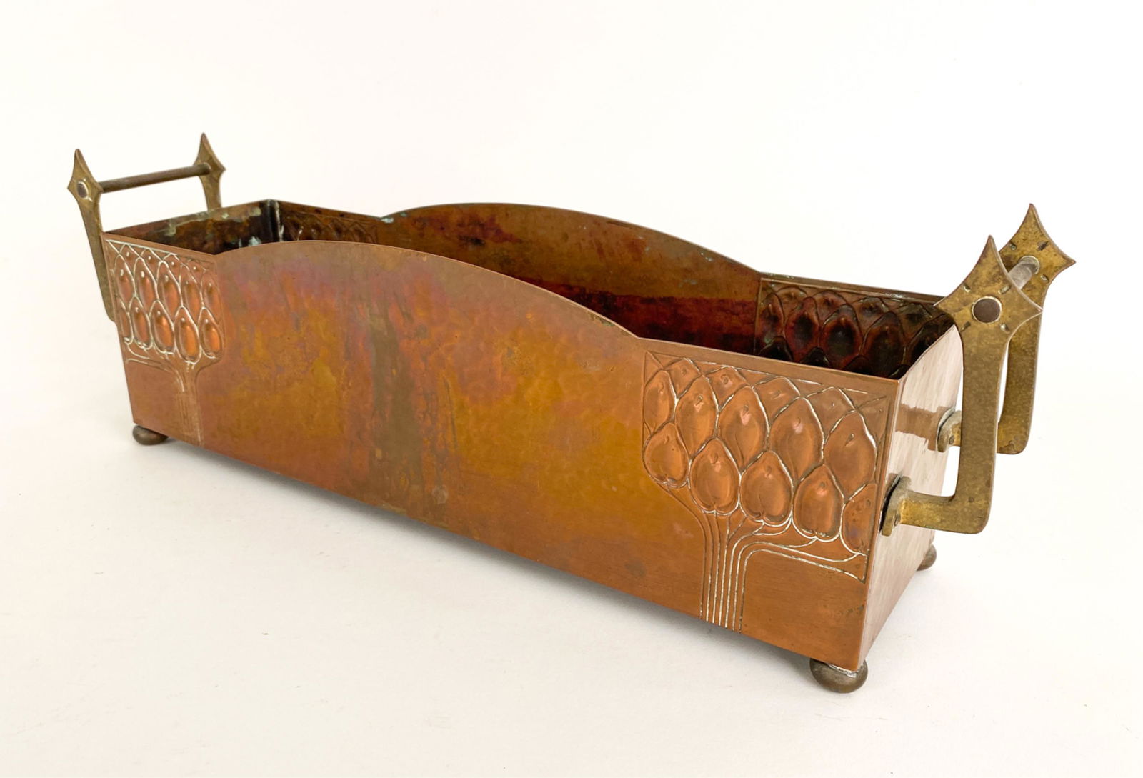 JUGENDSTIL STYLE HAMMERED COPPER PLANTER BOX (1 of 7)