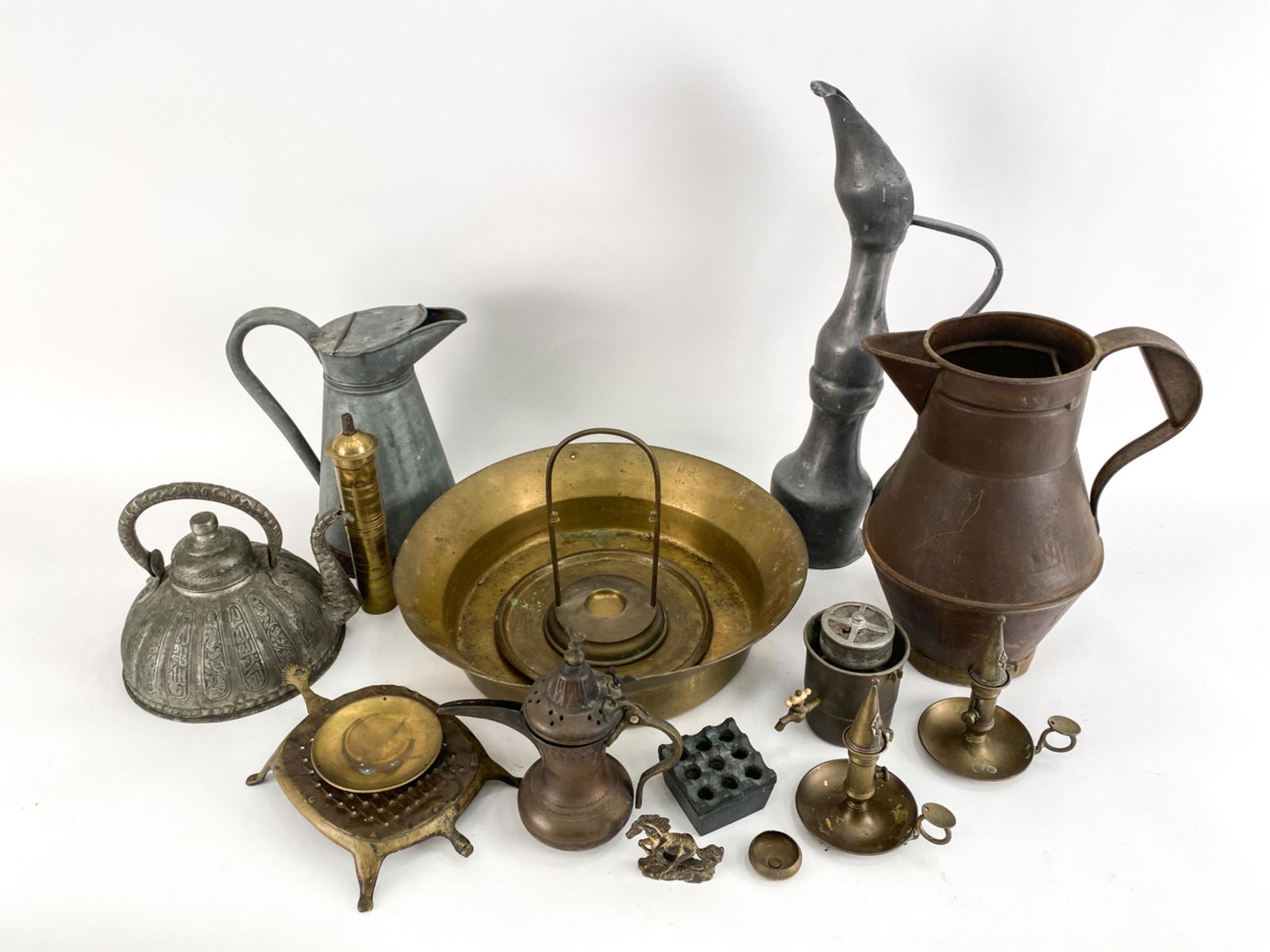 VINTAGE & ANTIQUE DECORATIVE METAL GROUPING (1 of 11)