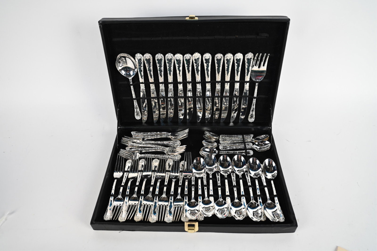 ROGERS SILVERPLATE ENCHANTED ROSE FLATWARE SERVICE (1 of 11)