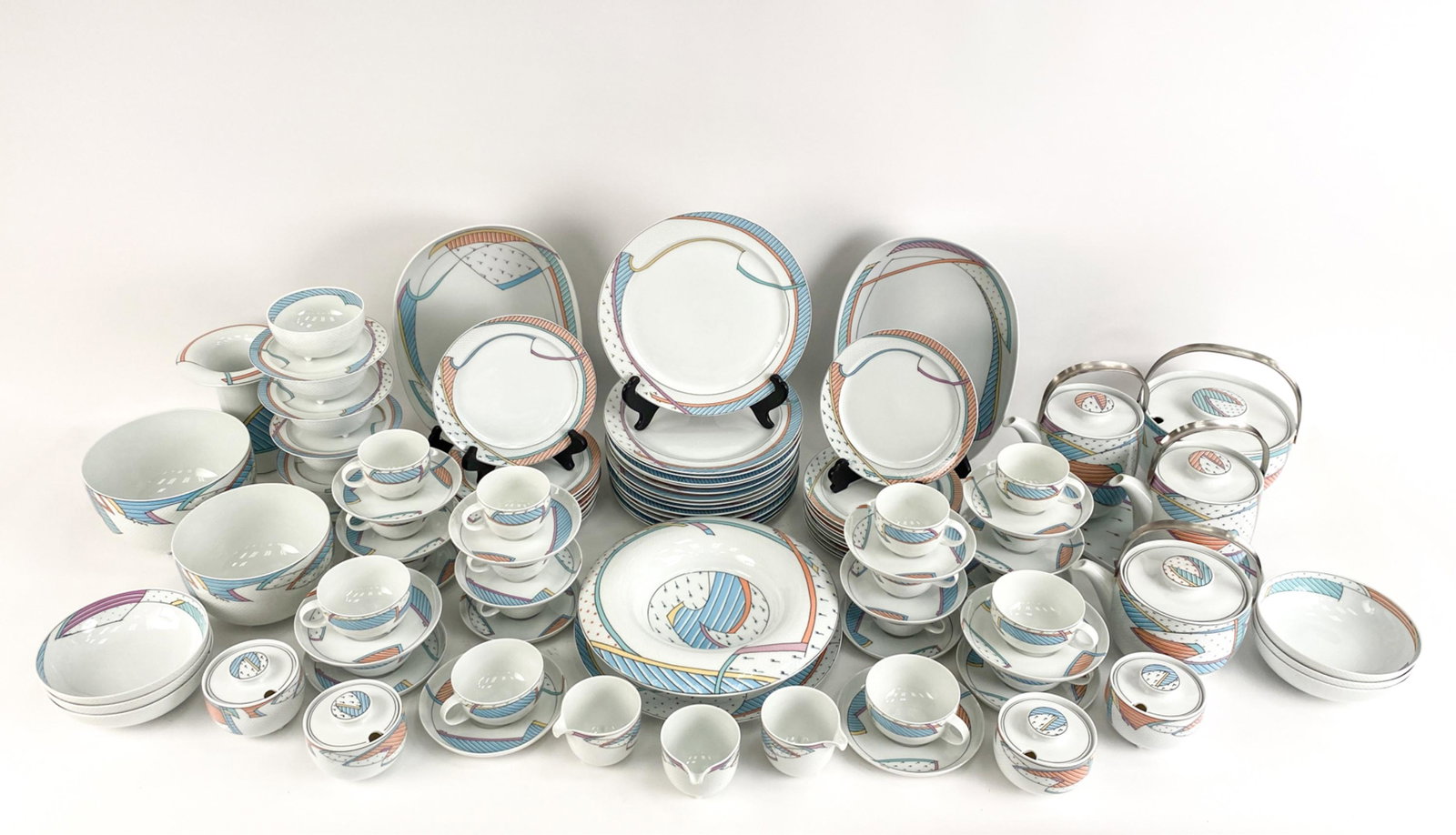 DOROTHY HAFNER FOR ROSENTHAL PORCELAIN SERVICE (1 of 19)