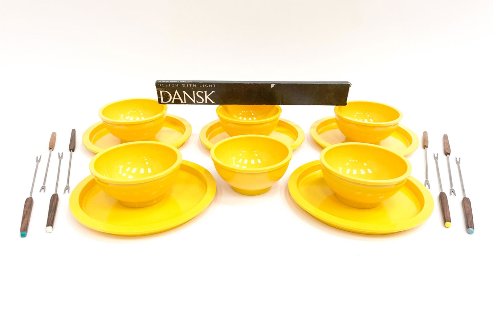 GROUPING OF MID-CENTURY TABLEWARE INCL. DANSK (1 of 11)