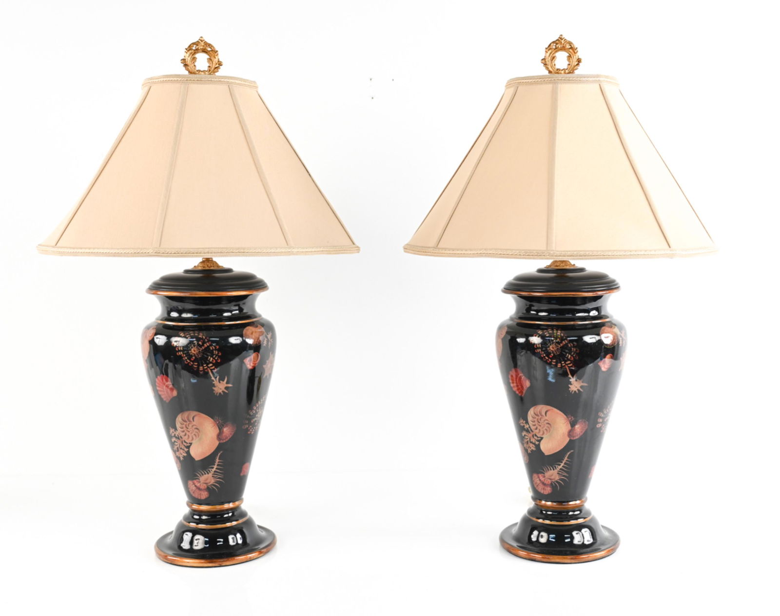 PAIR OF BRADBURN GALLERY LACQUER SHELL LAMPS (1 of 11)