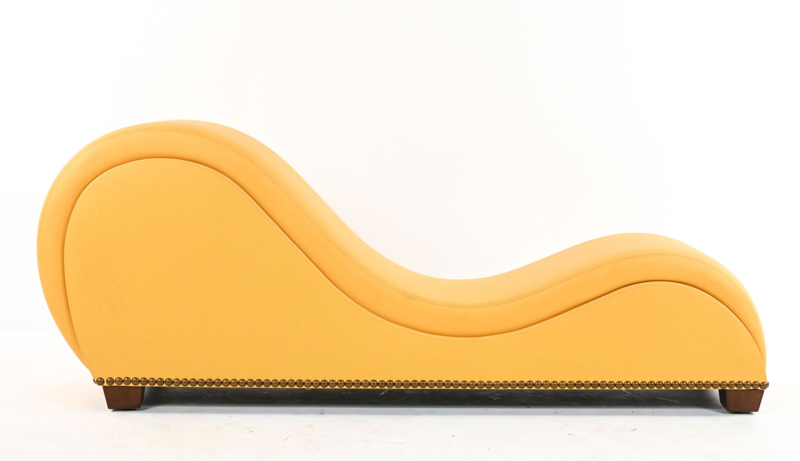 LOUNGE CHAIR (1 of 7)