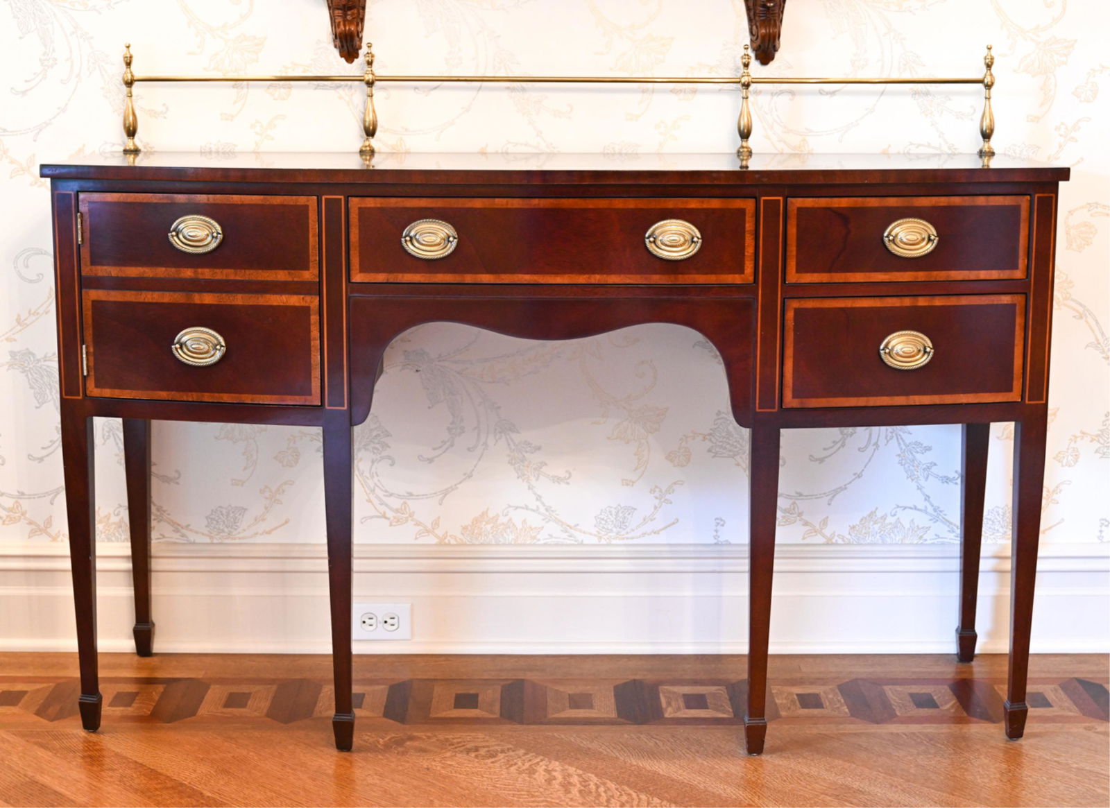 KINDEL HEPPLEWHITE-STYLE MAHOGANY SIDEBOARD (1 of 11)