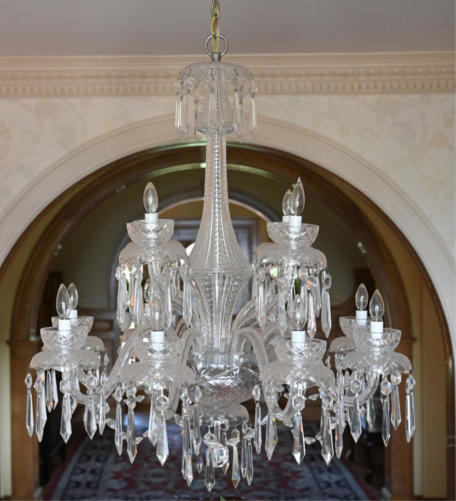 LARGE SCALE WATERFORD CRYSTAL CHANDELIER (1 of 20)