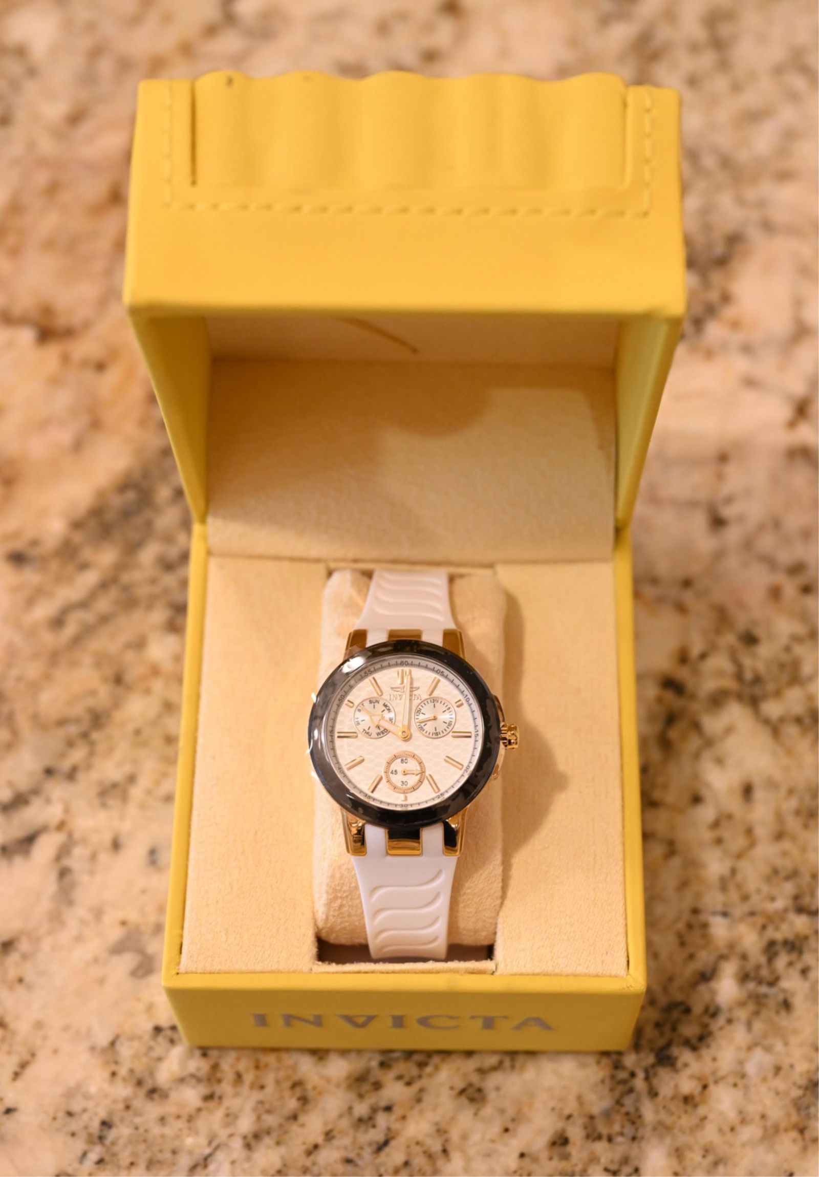 INVICTA CERAMICS LADY QUARTZ WATCH (1 of 10)