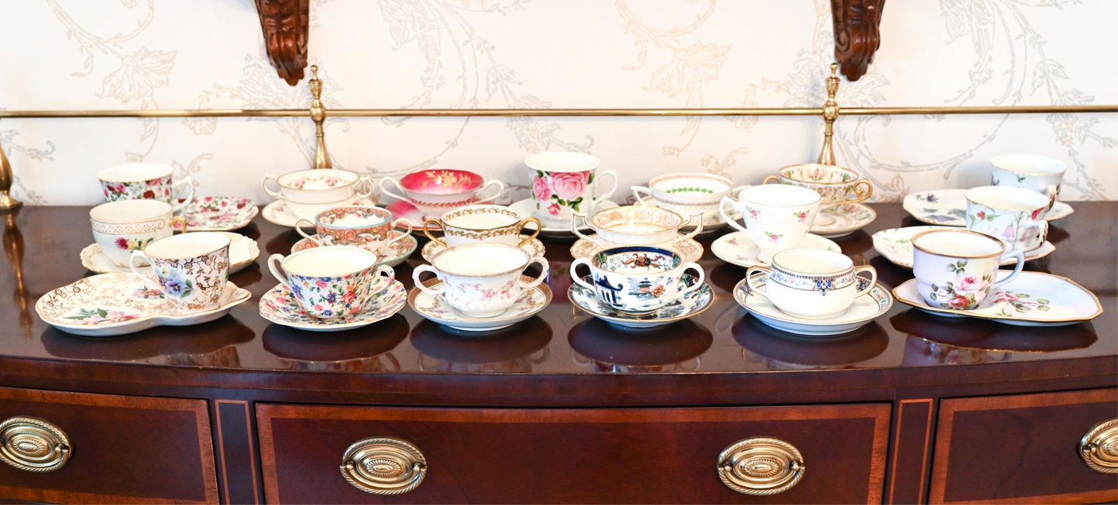 LARGE GROUPING PORCELAIN CUPS & SAUCERS (1 of 17)