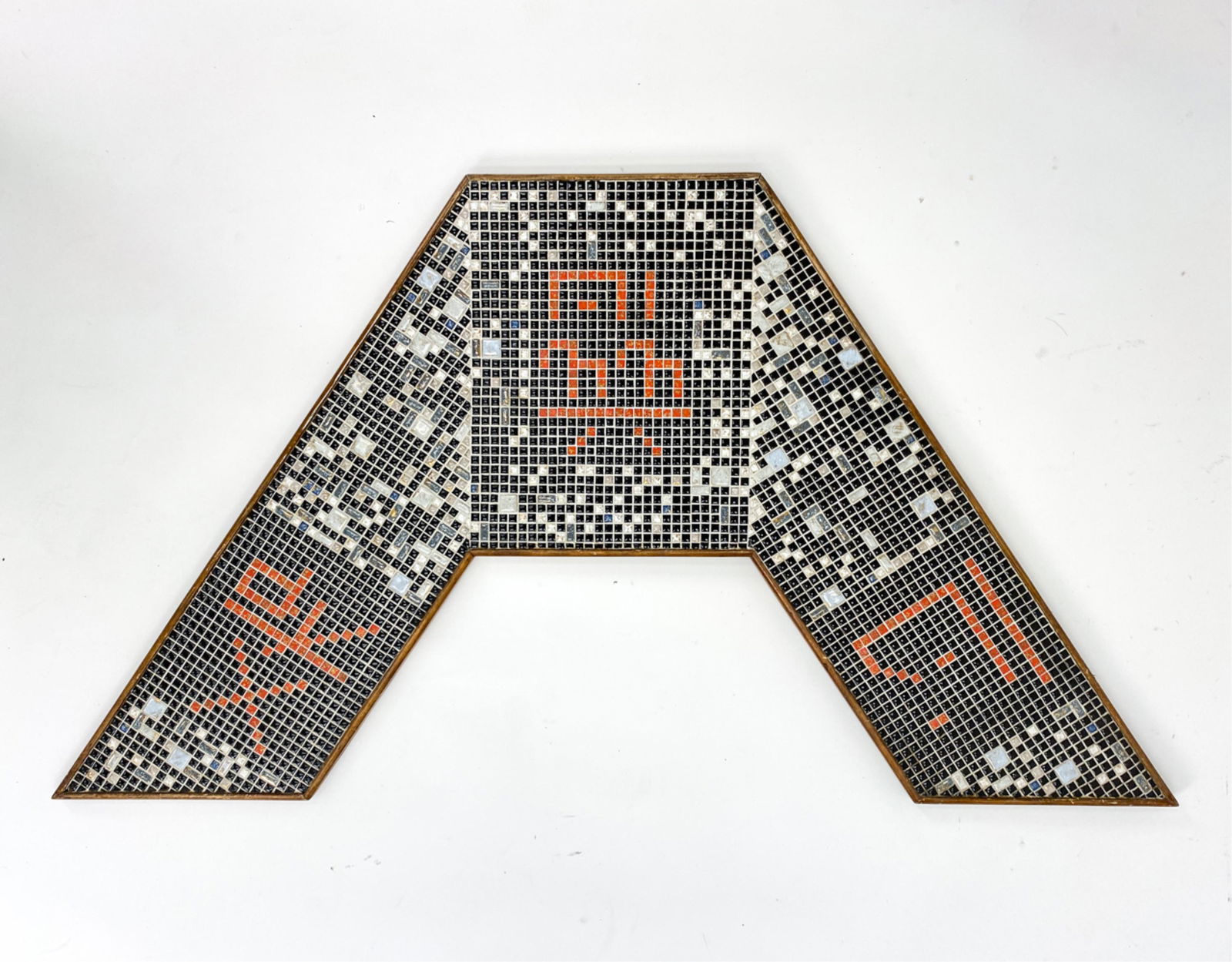 MID-CENTURY MOSAIC TABLE TOP WALL HANGING (1 of 8)