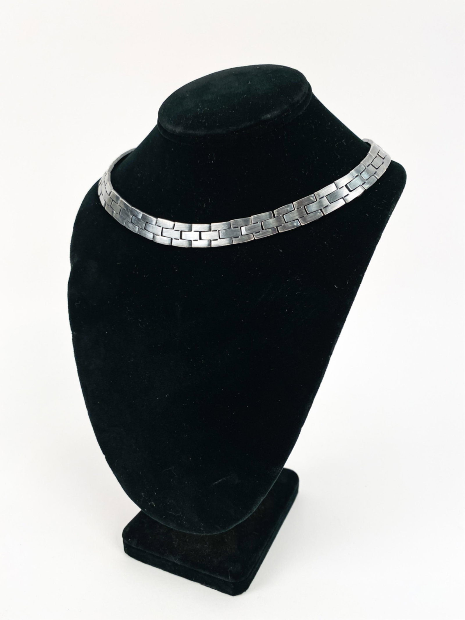 MEXICAN MODERNIST RUTHENIUM & STERLING NECKLACE: Modernist geometric link necklace in sterling silver, plated with ruthenium and brushed for a lustrous, textured gunmetal finish. Attributed to Taxco, in the manner of Los Castillo. Hallmarked 925 / M