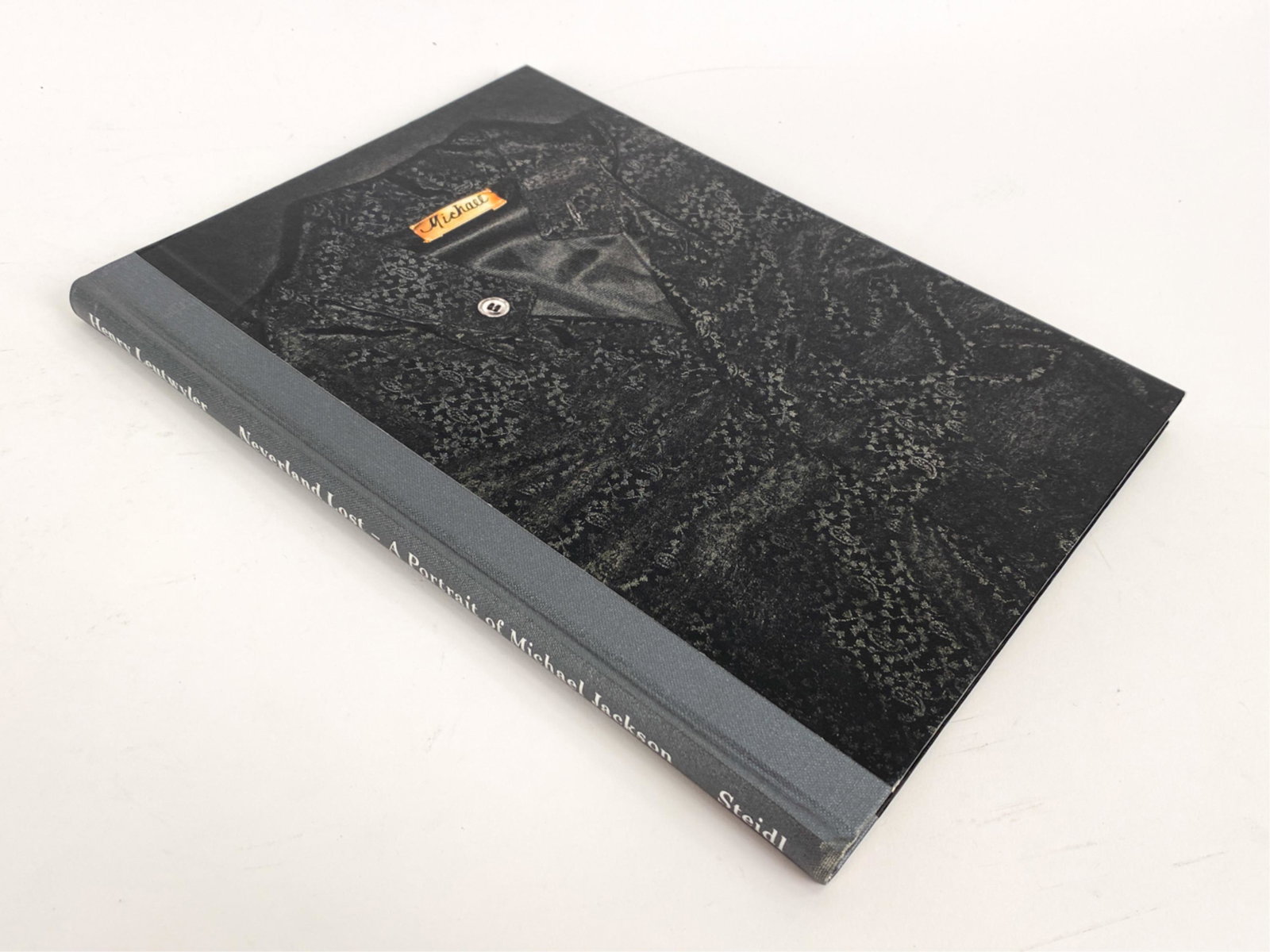 NEVERLAND LOST: A PORTRAIT OF MICHAEL JACKSON (1 of 11)