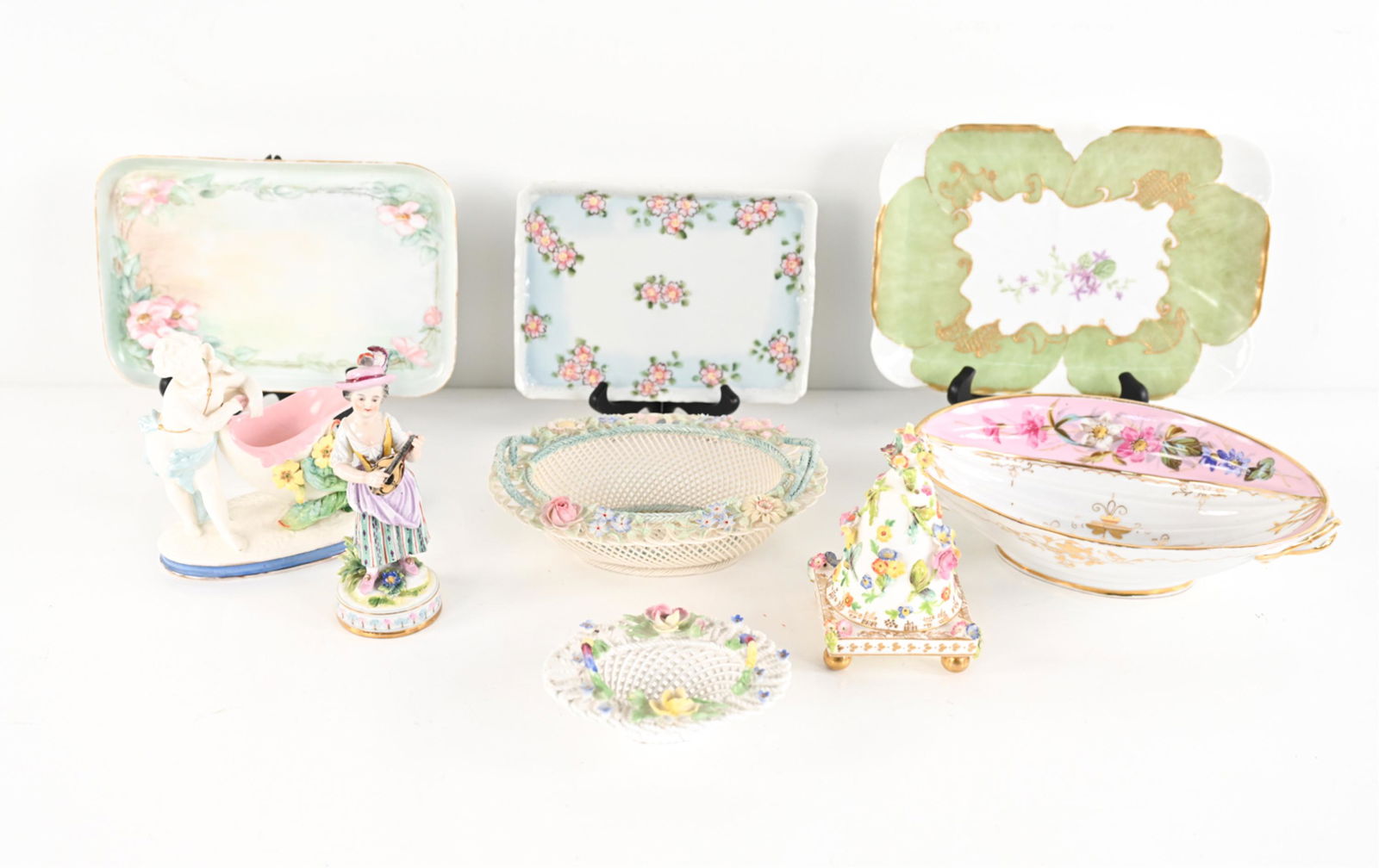 ANTIQUE DECORATIVE PORCELAIN GROUPING (1 of 18)