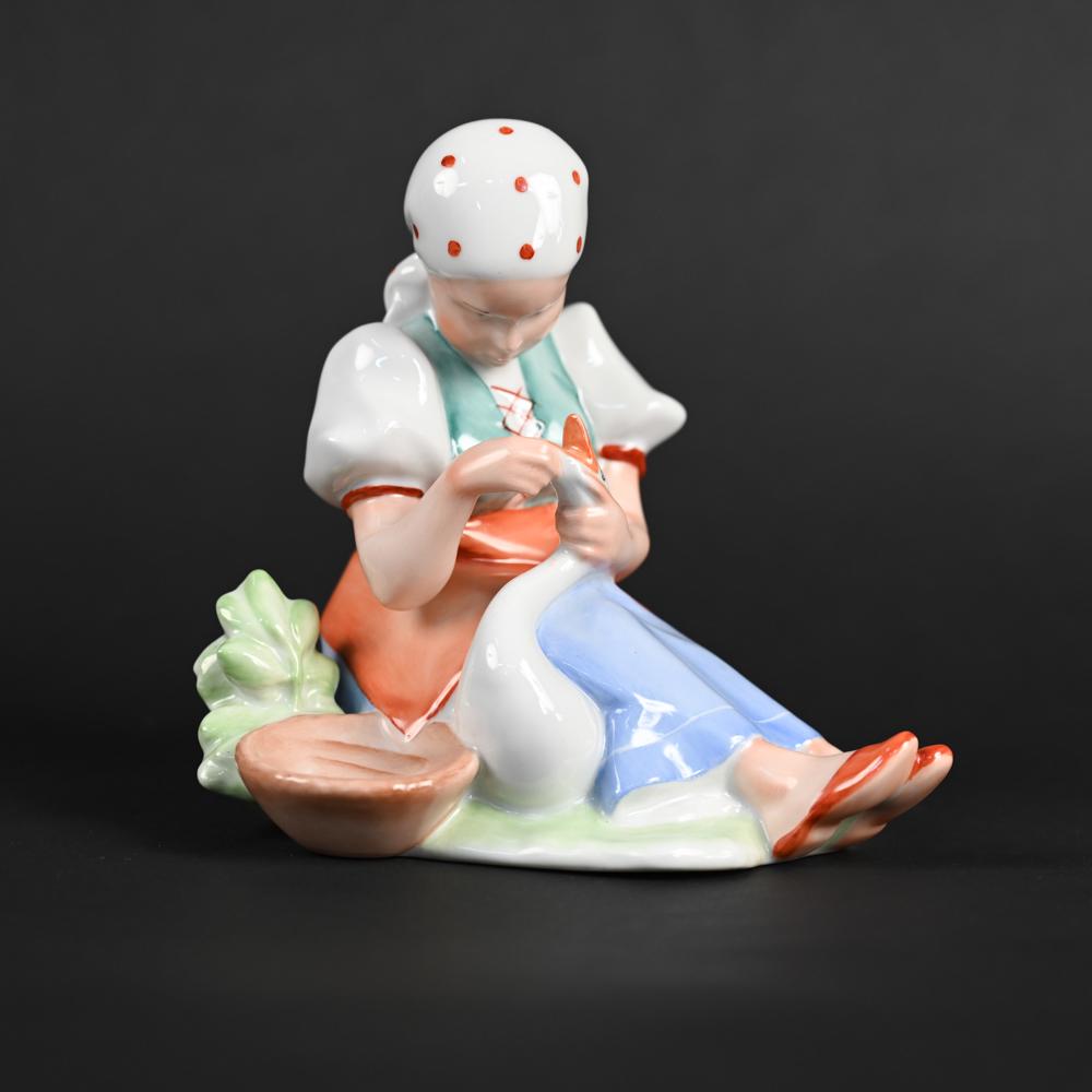 ZSOLNAY PECS HAND-PAINTED PORCELAIN FIGURINE: Marked underneath. Dimensions: H 6.25" x W 7" x D 6.75" Condition: No issues to note.