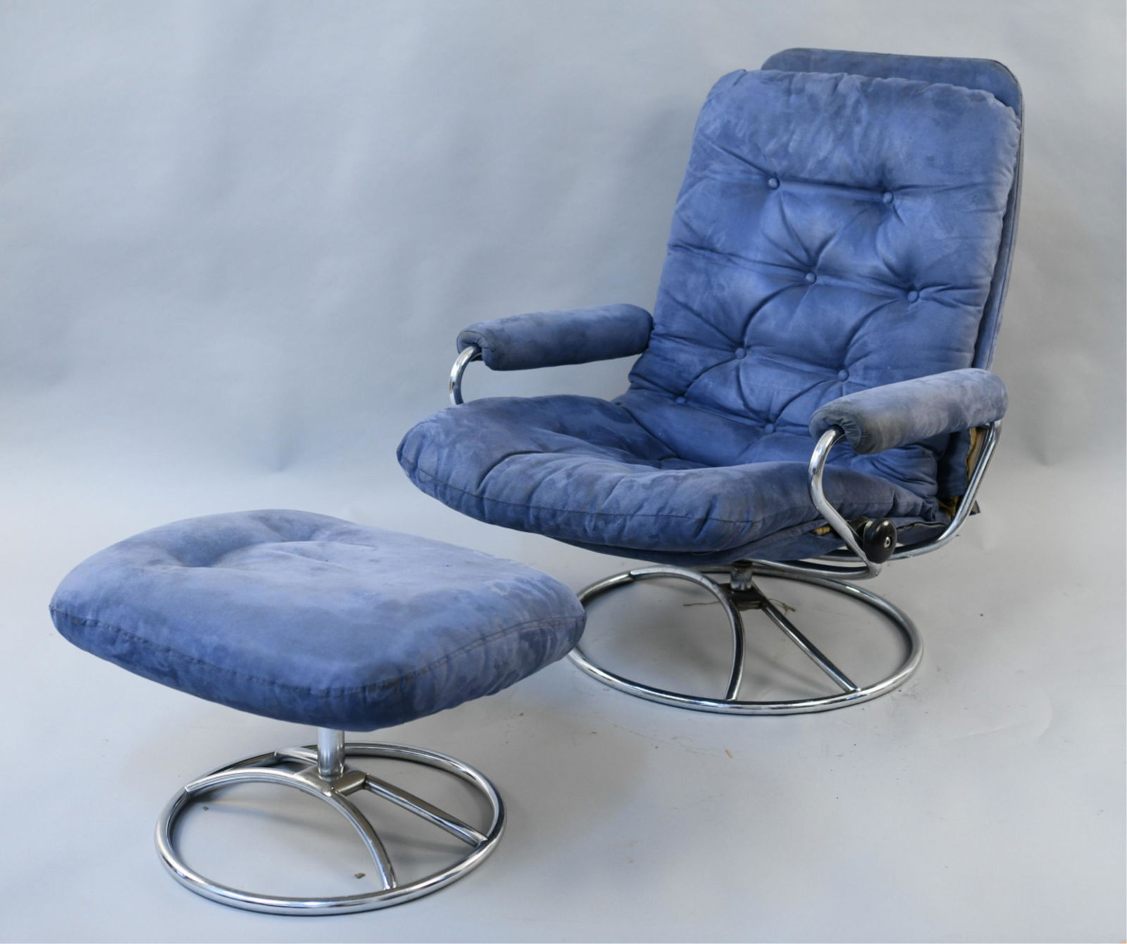 NORWEGIAN CHROME CHAIR & OTTOMAN, STYLE OF EKORNES (1 of 14)