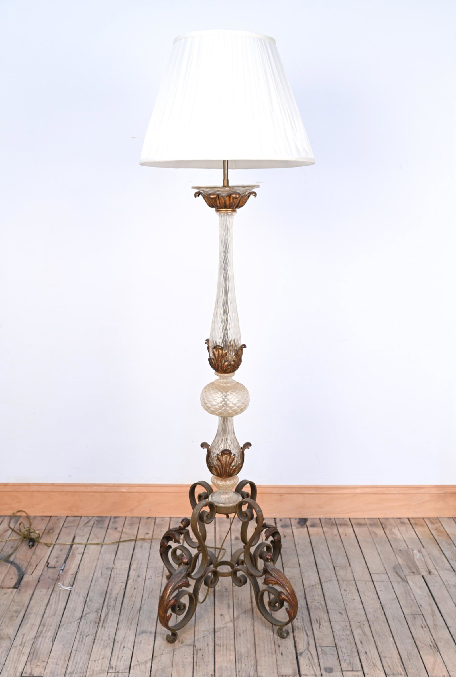 VENETIAN IRON & MURANO GLASS FLOOR LAMP (1 of 15)