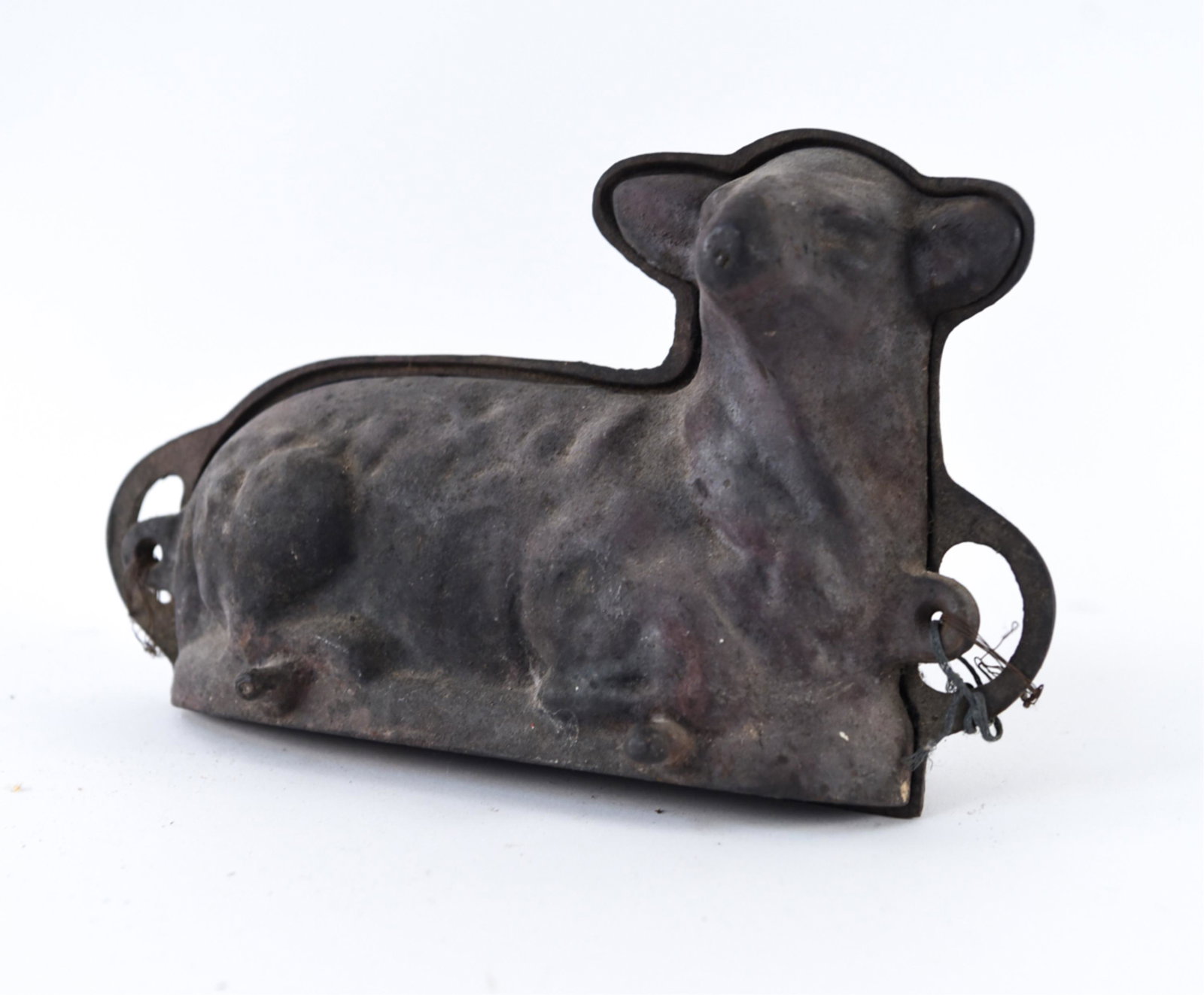 ANTIQUE IRON LAMB CHOCOLATE MOLD (1 of 11)