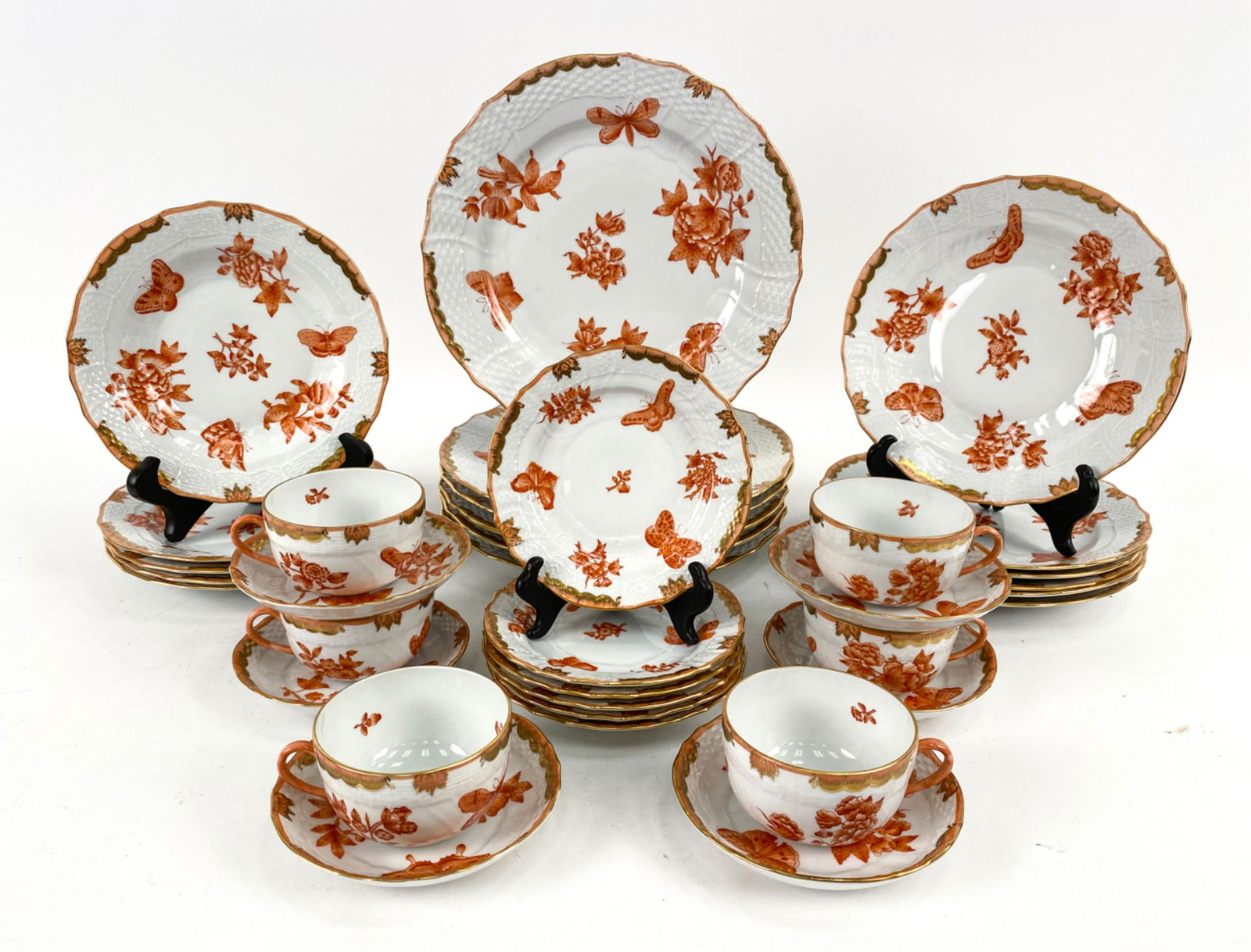 HEREND CHINESE BOUQUET RUST PORCELAIN SERVICE (1 of 10)
