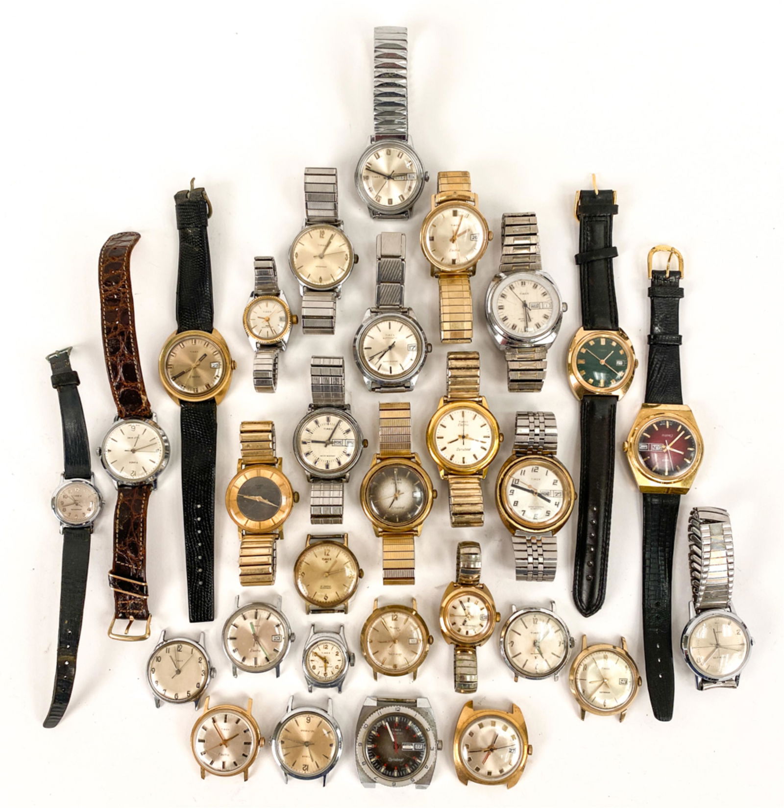 LARGE GROUPING OF VINTAGE TIMEX WATCHES (1 of 9)