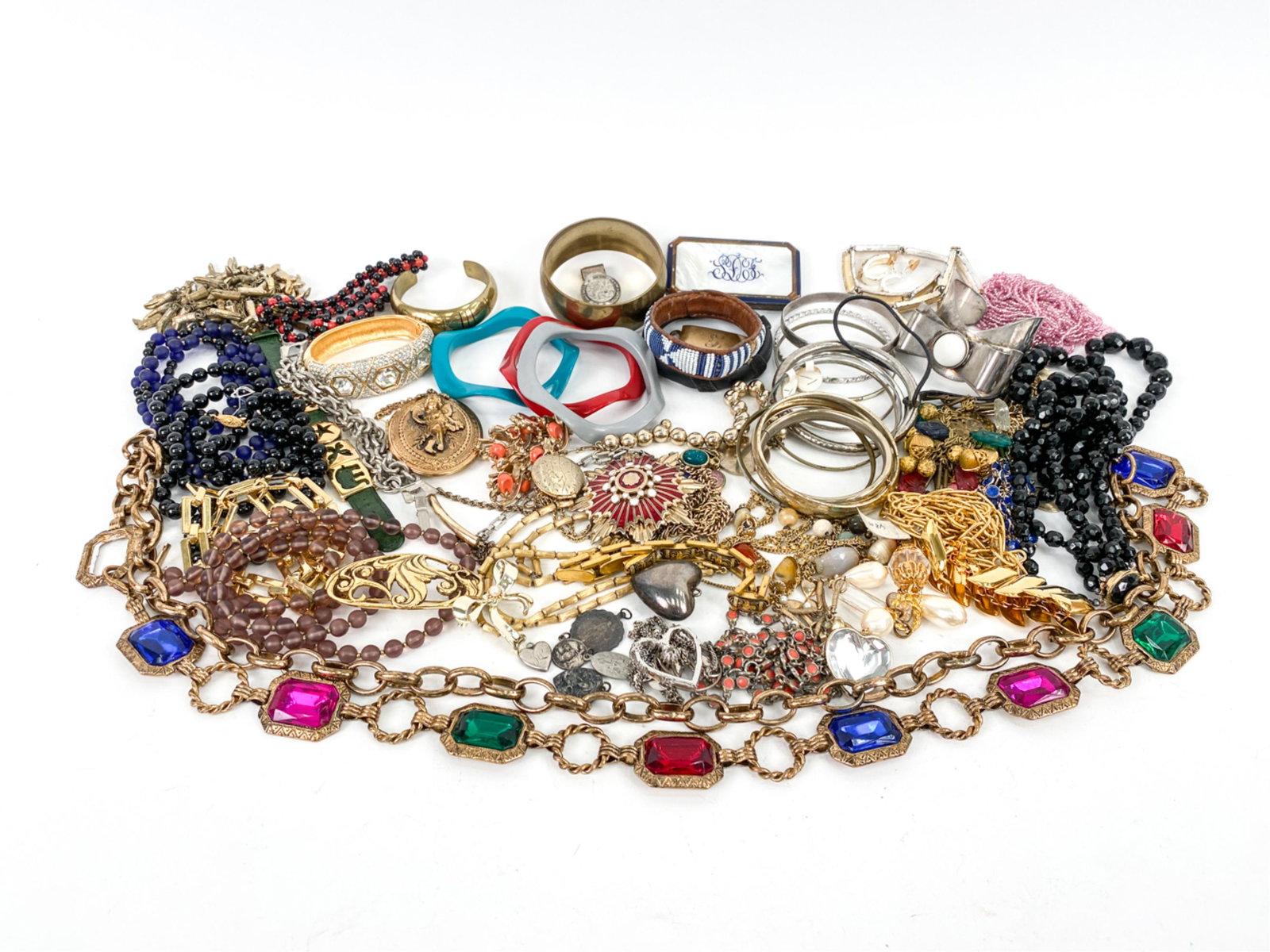 GROUPING OF VINTAGE COSTUME JEWELRY & FINDINGS (1 of 17)
