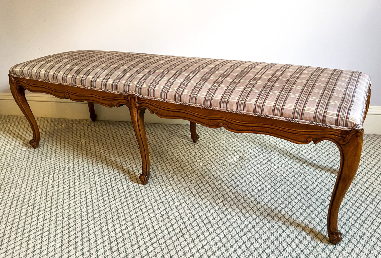 FRENCH PROVINCIAL STYLE CARVED WOOD LONG BENCH (1 of 14)