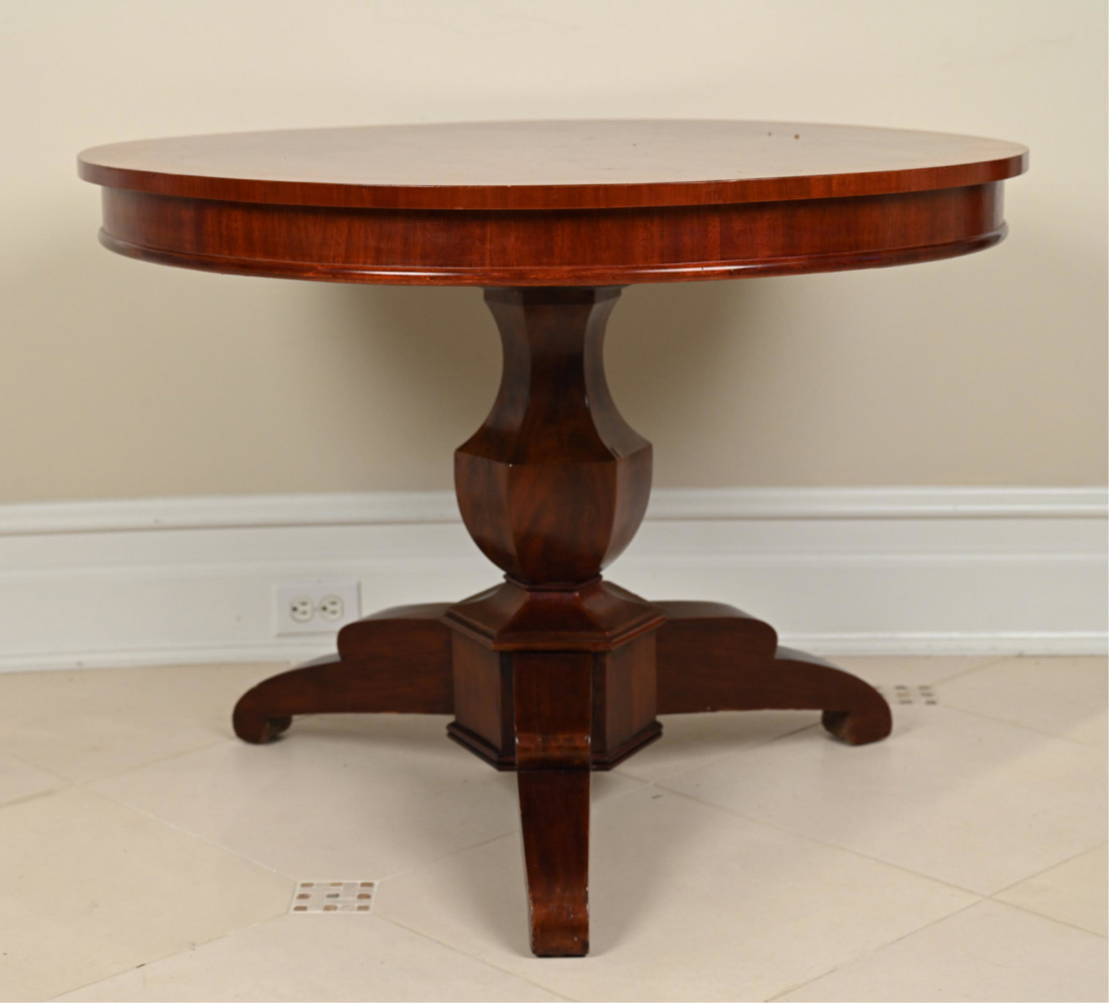 20TH C. MAHOGANY PEDESTAL CENTER TABLE (1 of 10)