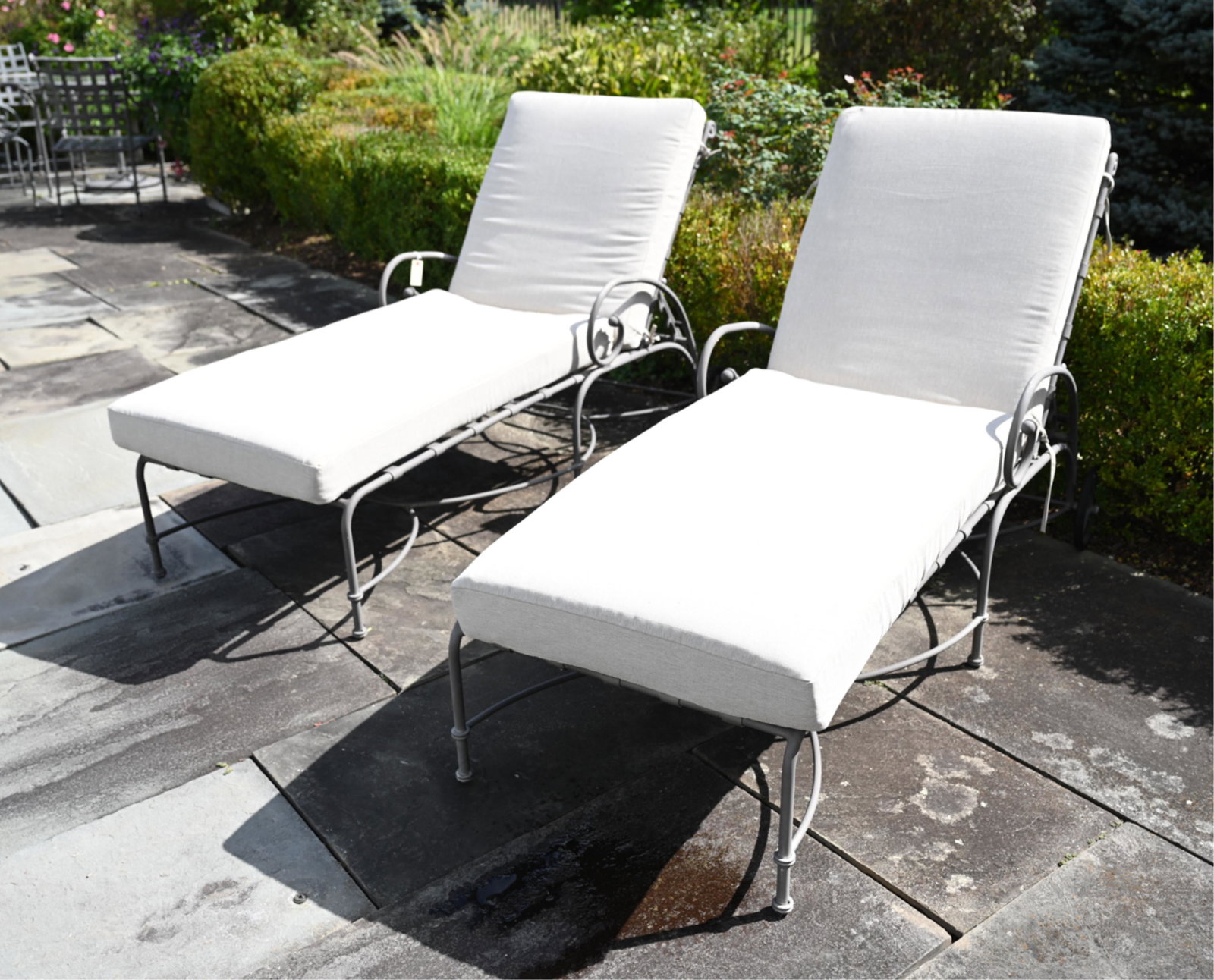 PAIR OF BROWN JORDAN OUTDOOR PATIO CHAISE LOUNGES (1 of 8)
