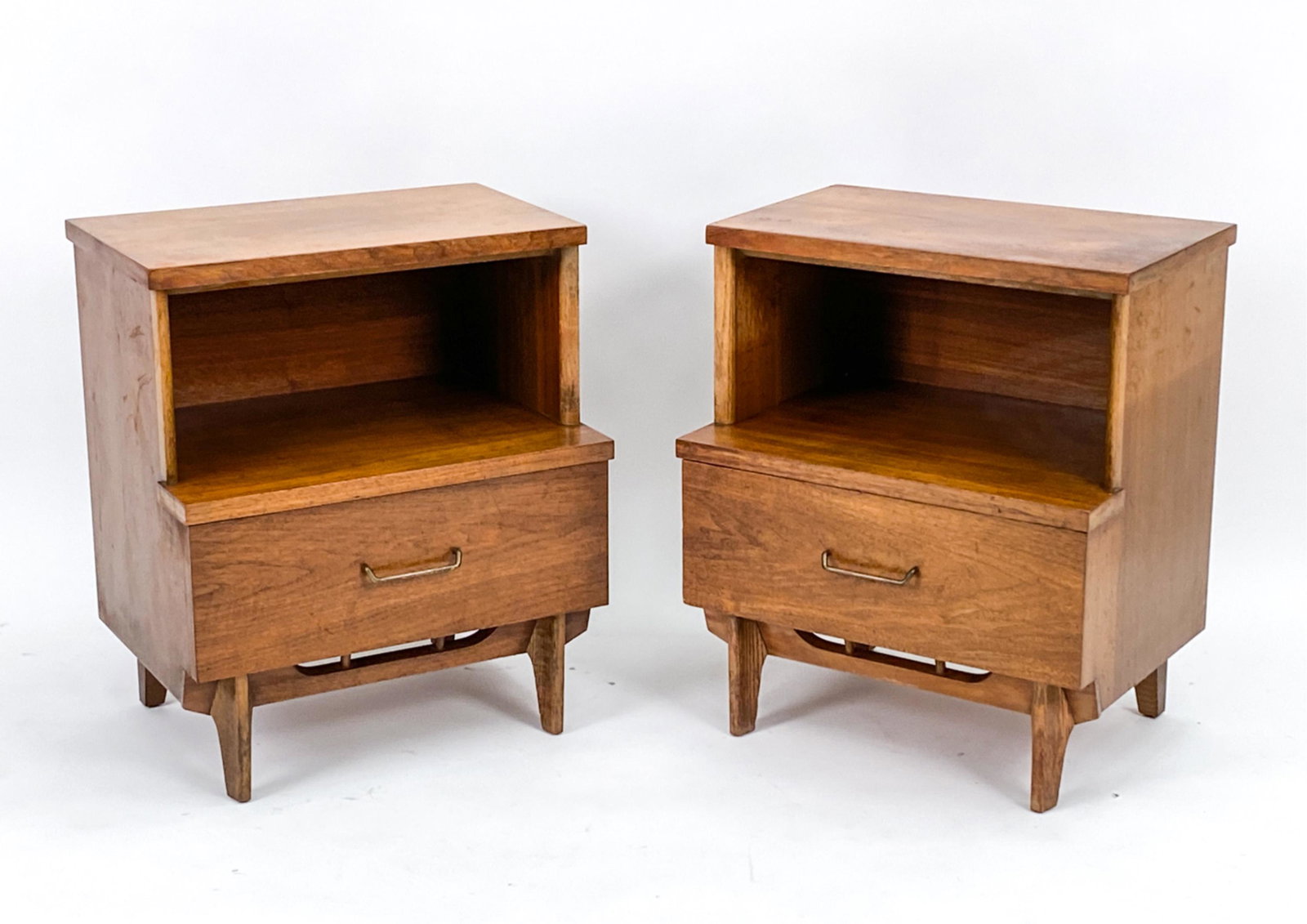 PAIR OF MID-CENTURY NIGHTSTANDS (1 of 16)