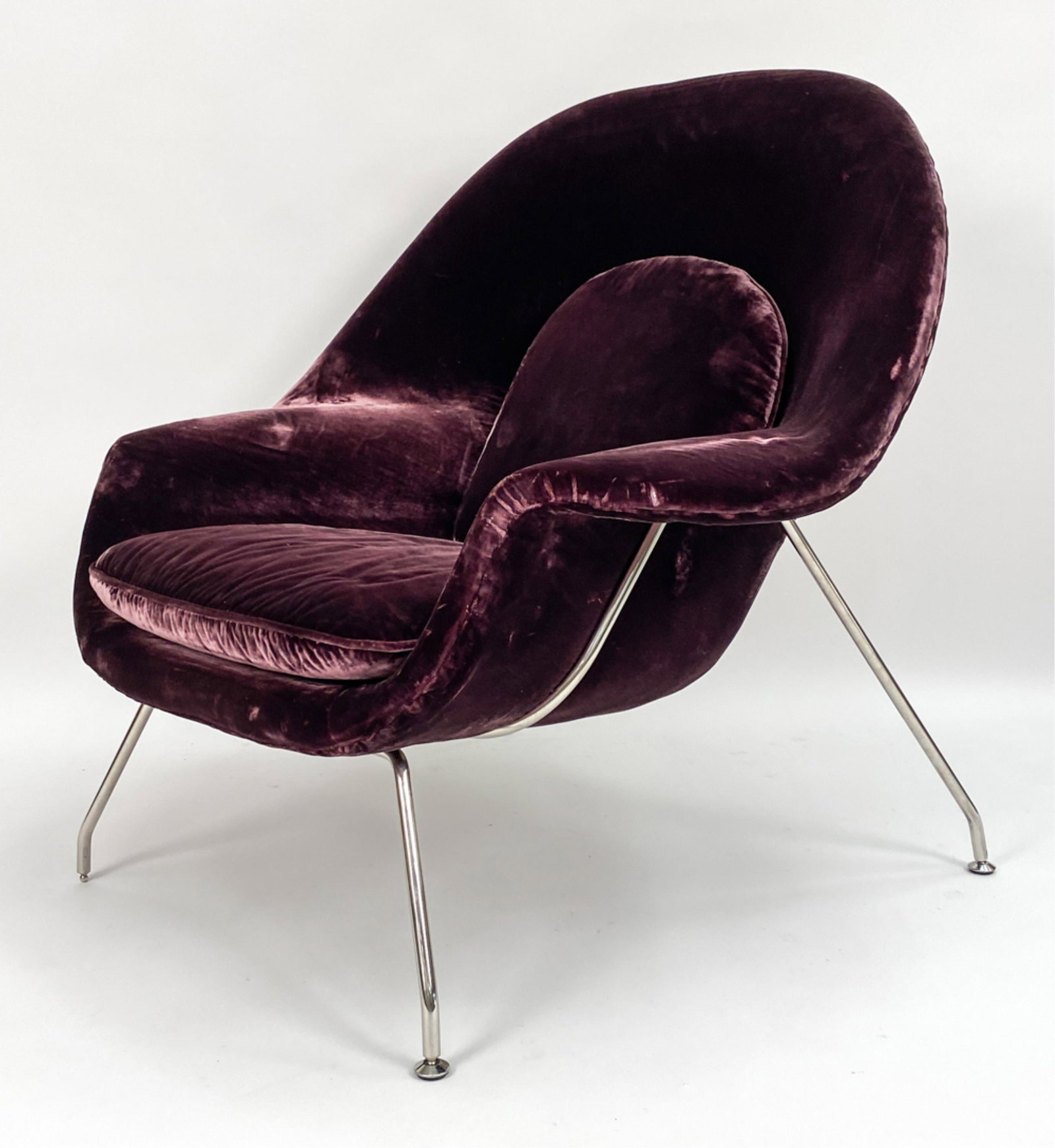 EERO SAARINEN KNOLL STYLE WOMB CHAIR (1 of 12)