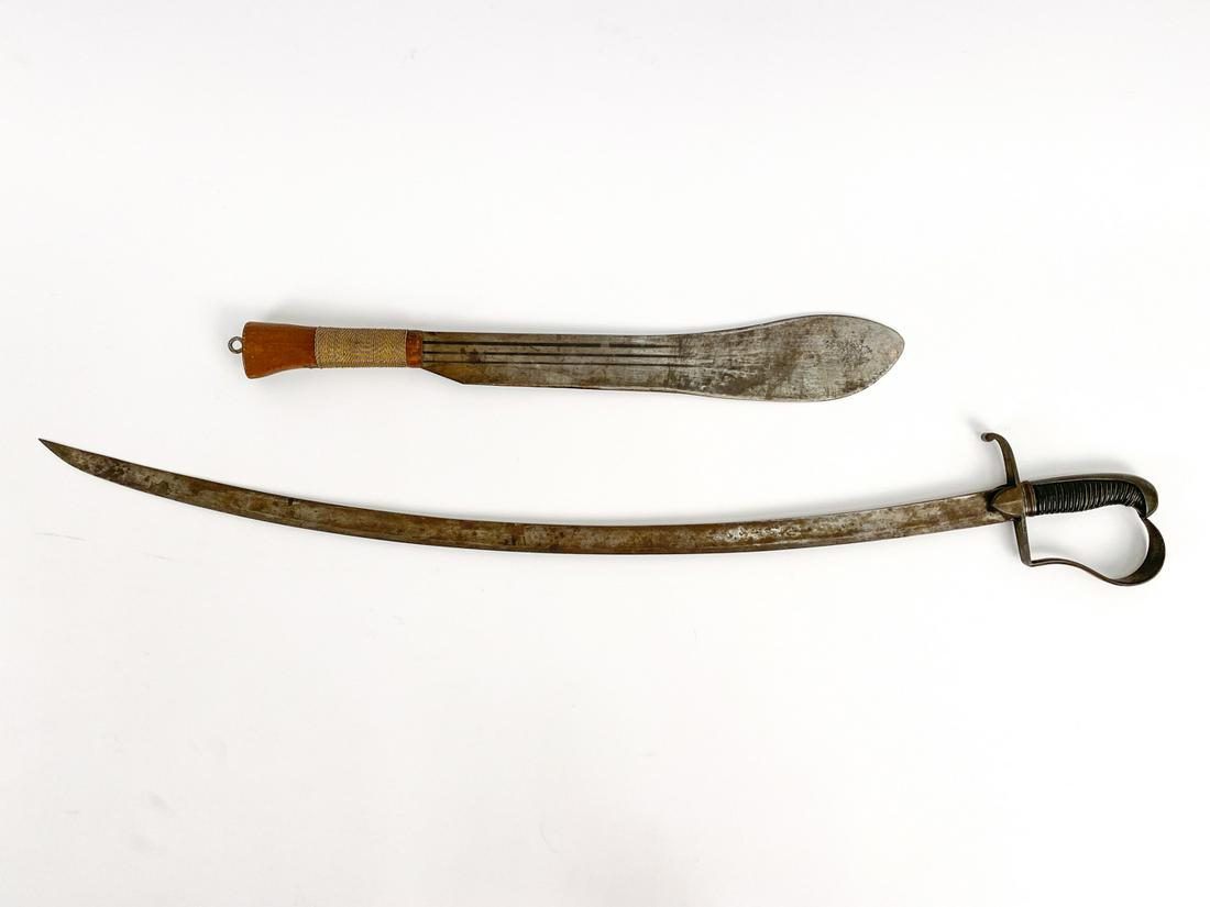 WWII ROBERT MOLE & SONS MACHETE & WWI SWORD (1 of 16)