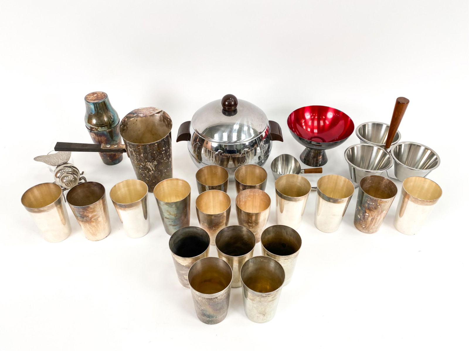 DECORATIVE MID-CENTURY METAL GROUPING (1 of 15)