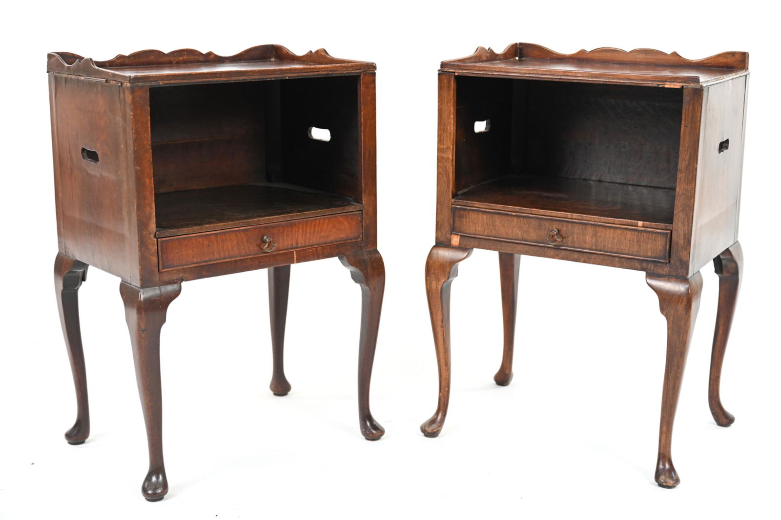 (2) EARLY 20TH C. FRENCH OAK BEDSIDE TABLES (1 of 14)