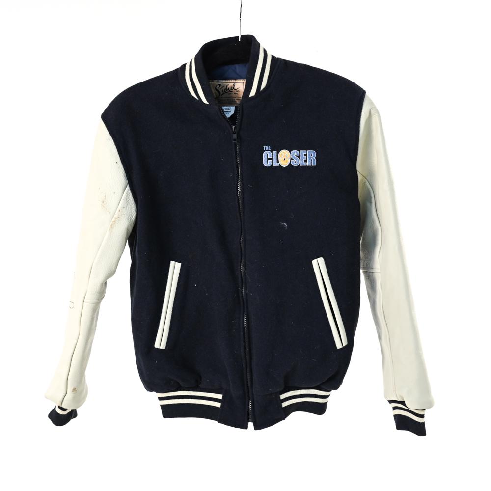 KYRA SEDGWICK SIGNED "THE CLOSER" LETTERMAN JACKET (1 of 11)