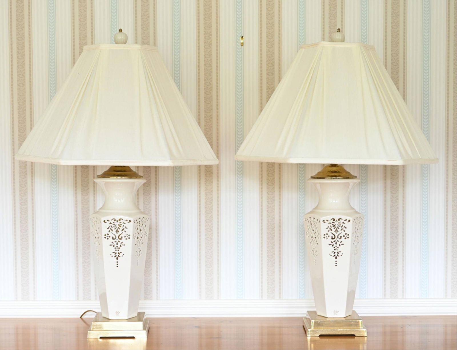 PAIR OF LENOX RETICULATED PORCELAIN TABLE LAMPS (1 of 9)