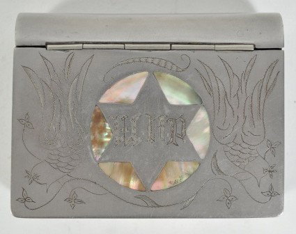 C. 1946 CYPRUS INLAID SNUFFBOX: Handcrafted metal and mother of pearl inlay in the shape of the Star of David. Made by a Jewish refugee in a DP camp.
