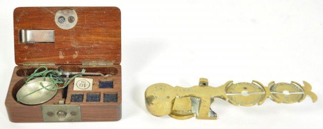 19TH C. SOVERIGN GOLD SCALE W/ TRAVELING DIAMOND: Scale.