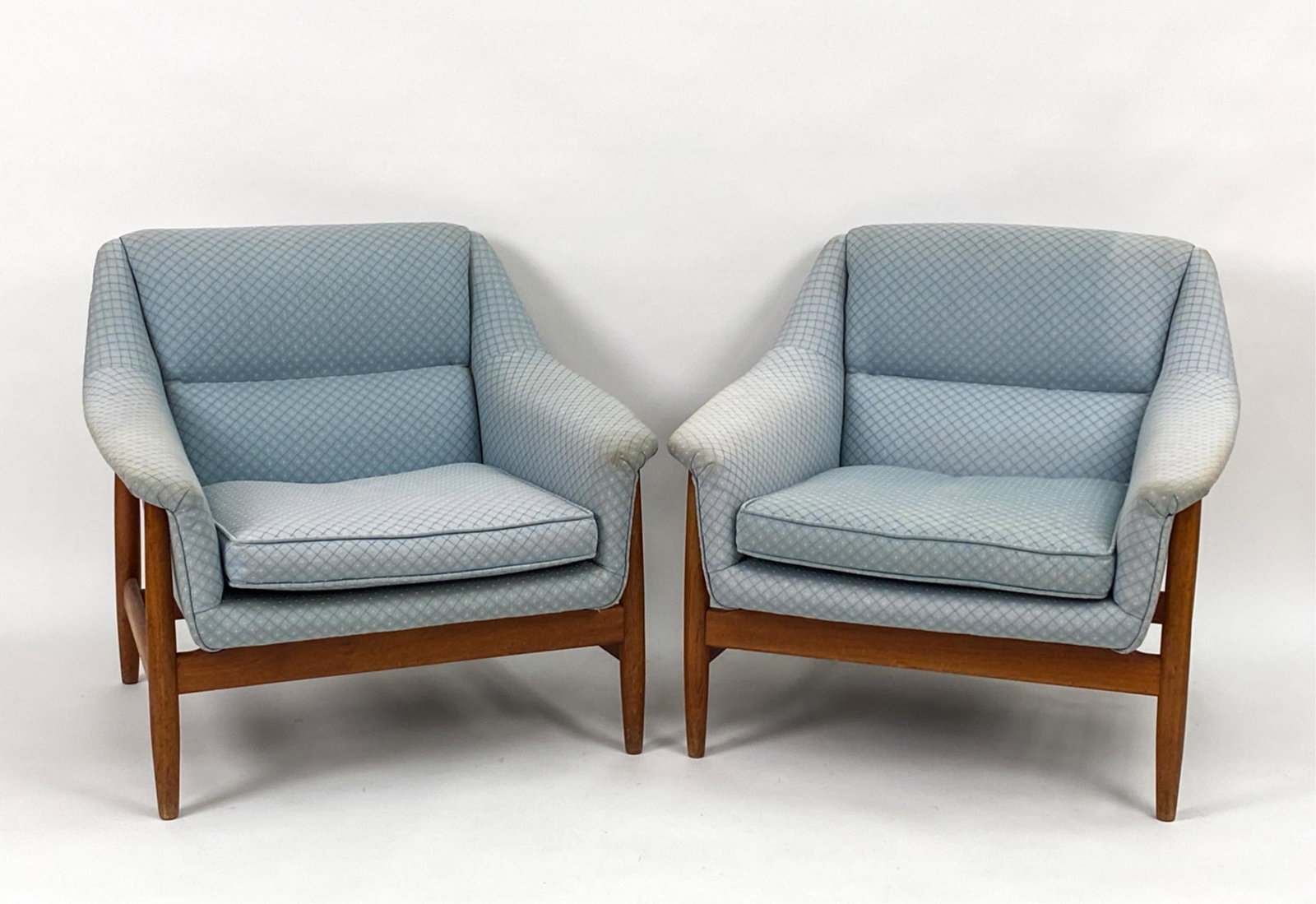 PAIR OF ATTR. FOLKE OHLSSON LOUNGE CHAIRS (1 of 20)
