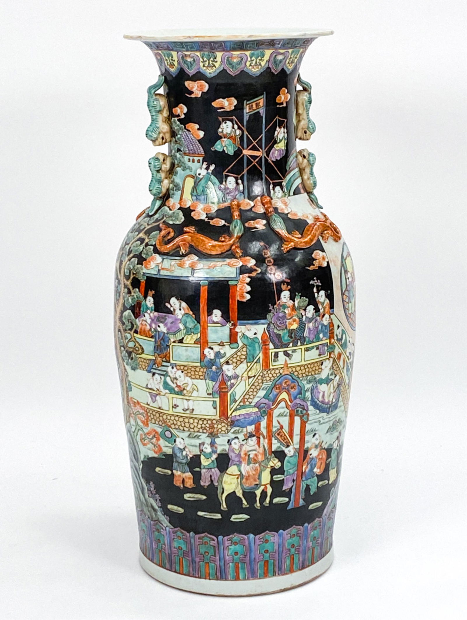 CHINESE FAMILLE NOIRE PALACE VASE (1 of 16)