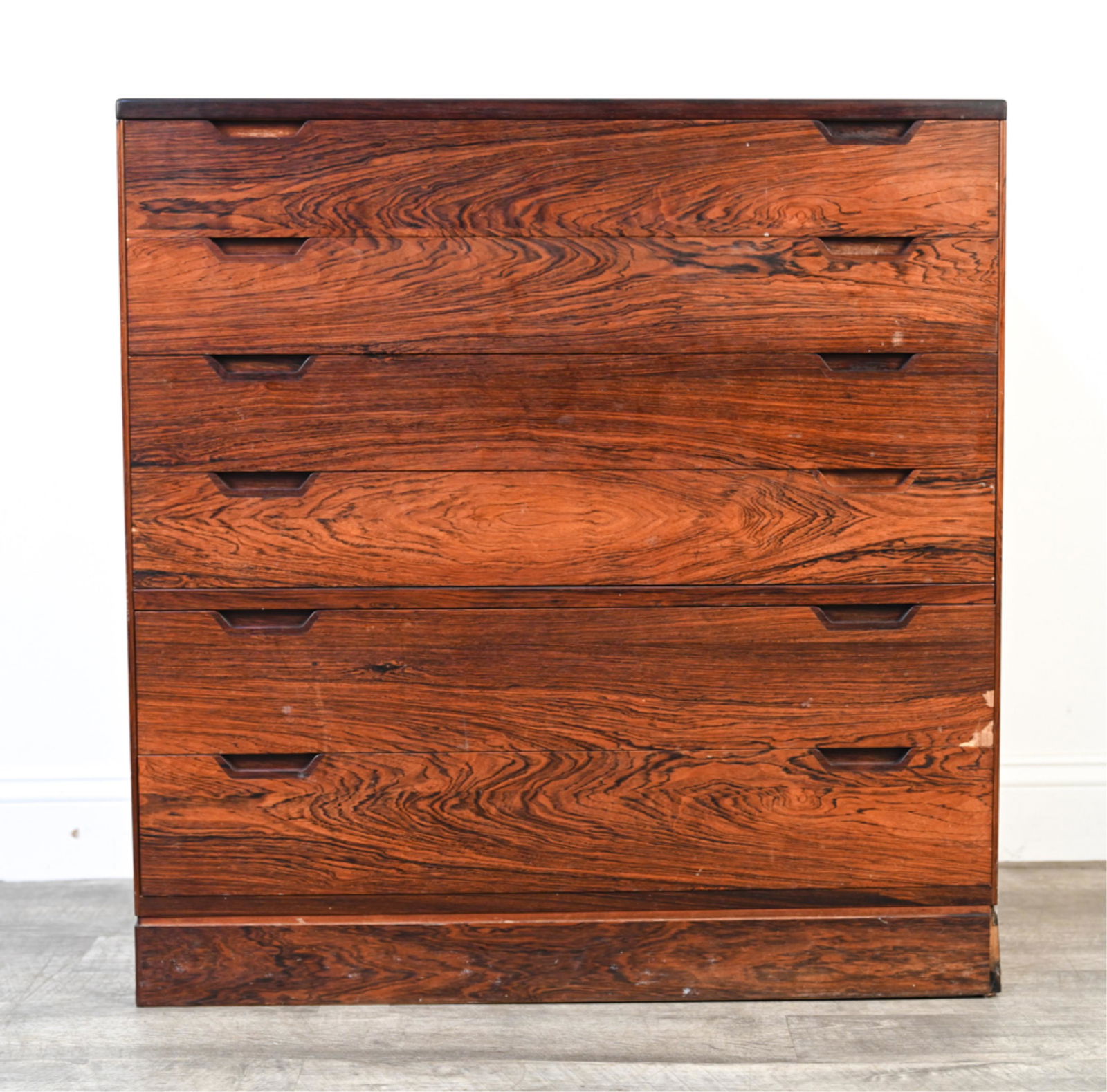 SVEND LANGKILDE ROSEWOOD CHEST OF DRAWERS (1 of 13)