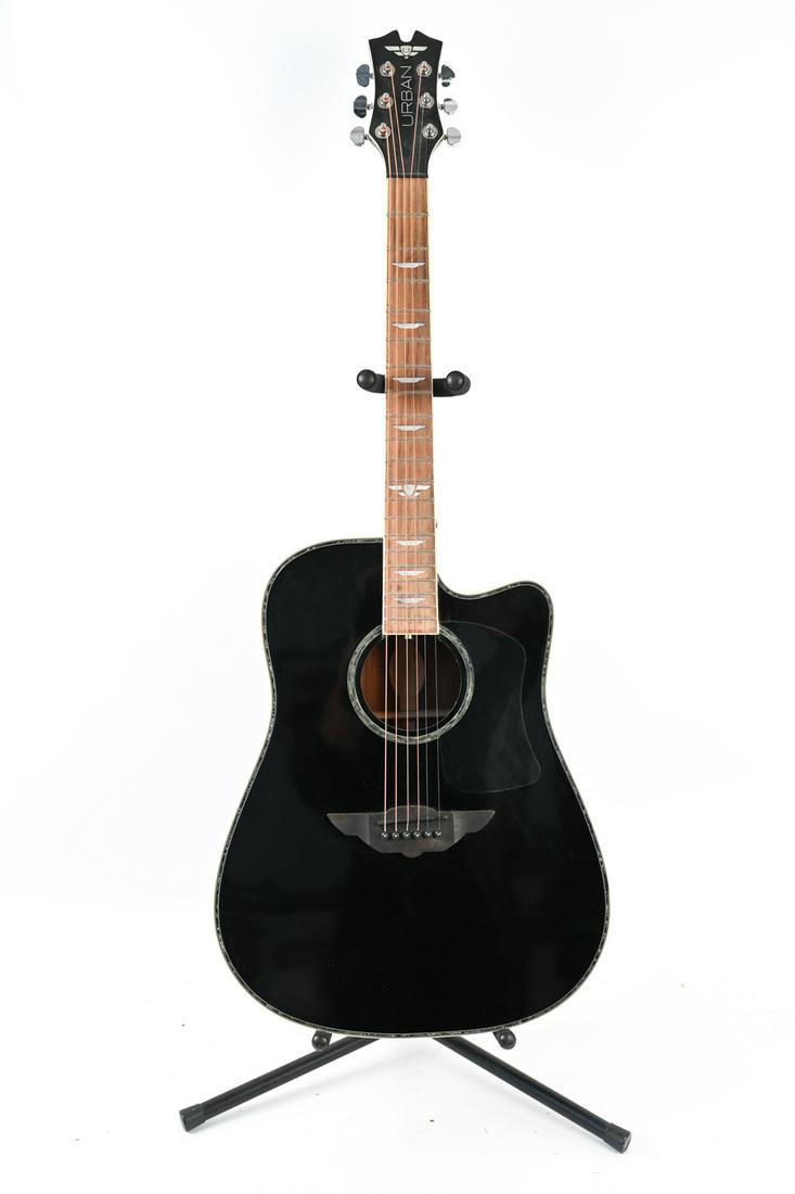 KEITH URBAN "PLAYER" ACOUSTIC GUITAR (1 of 17)