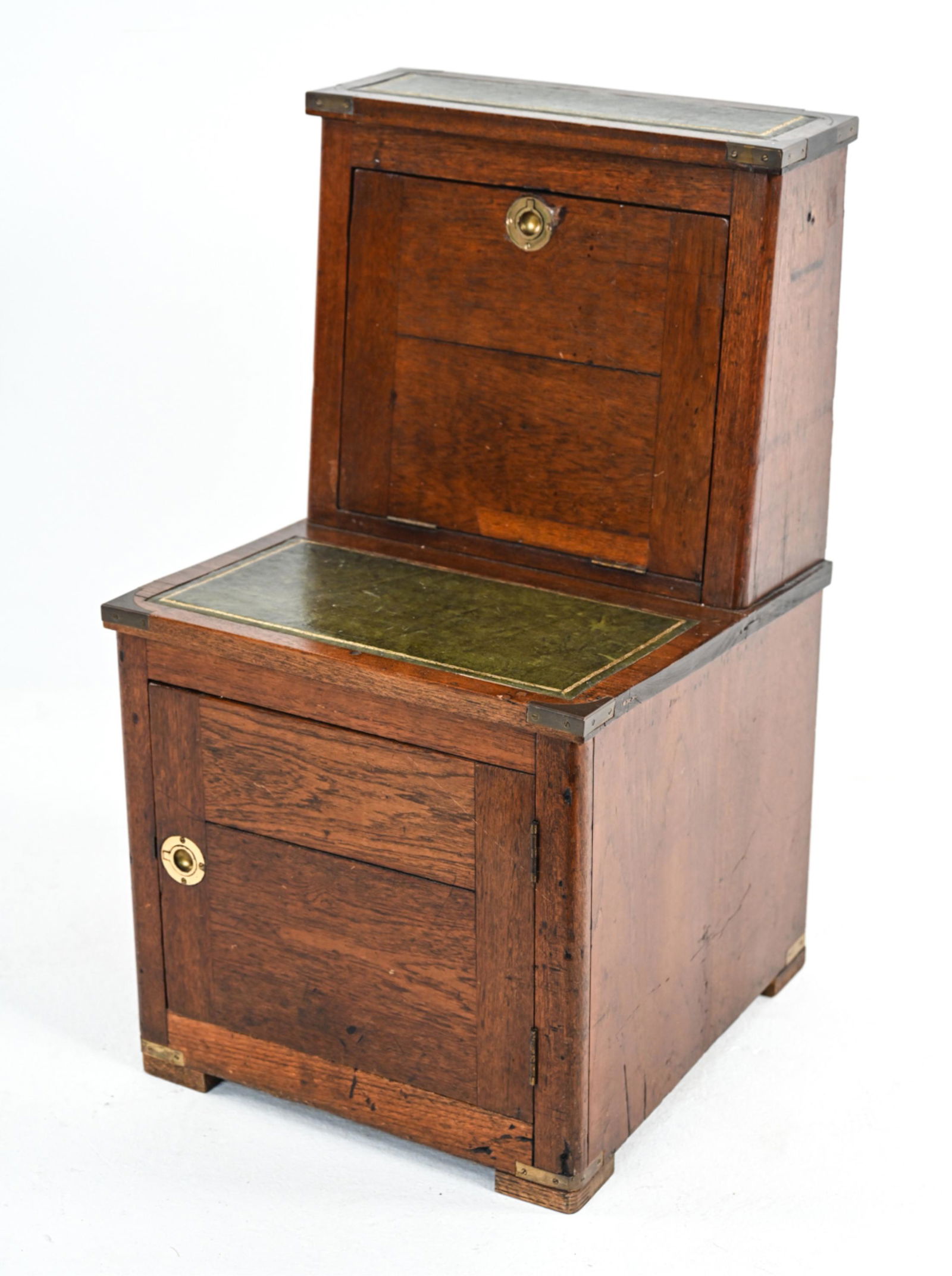 EARLY 20TH C. CAMPAIGN-STYLE LIBRARY STEP CABINET (1 of 10)