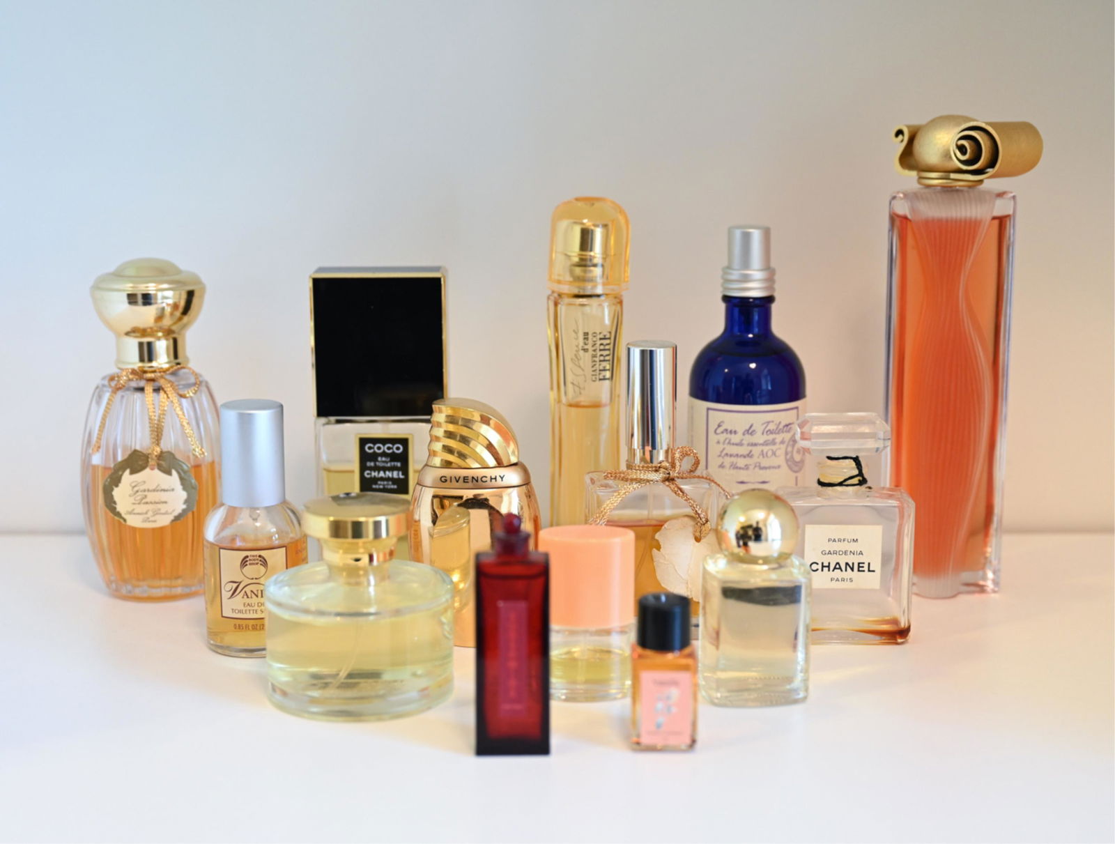 GROUPING OF PERFUMES INCL. CHANEL (1 of 10)