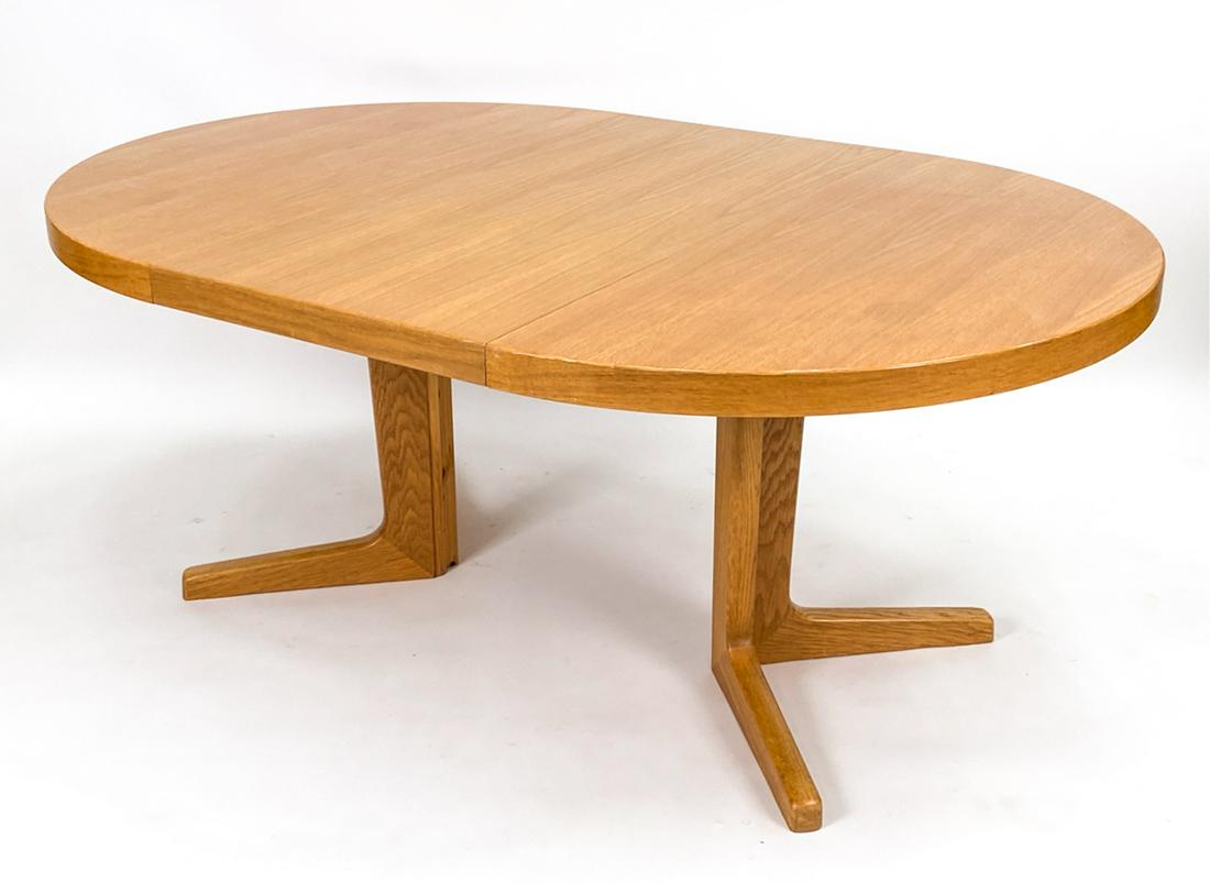 NIELS KOFOED HORNSLET OAK DINING TABLE (1 of 16)