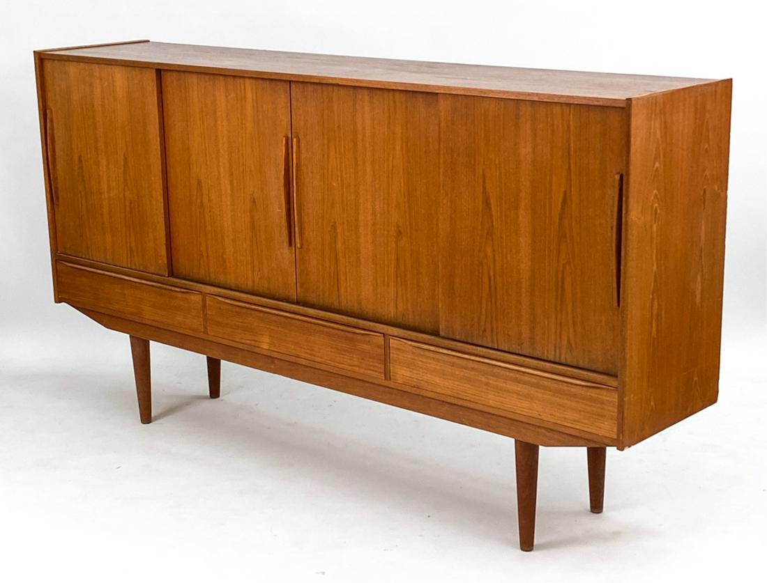 DANISH TEAK SIDEBOARD C.1970 (1 of 19)